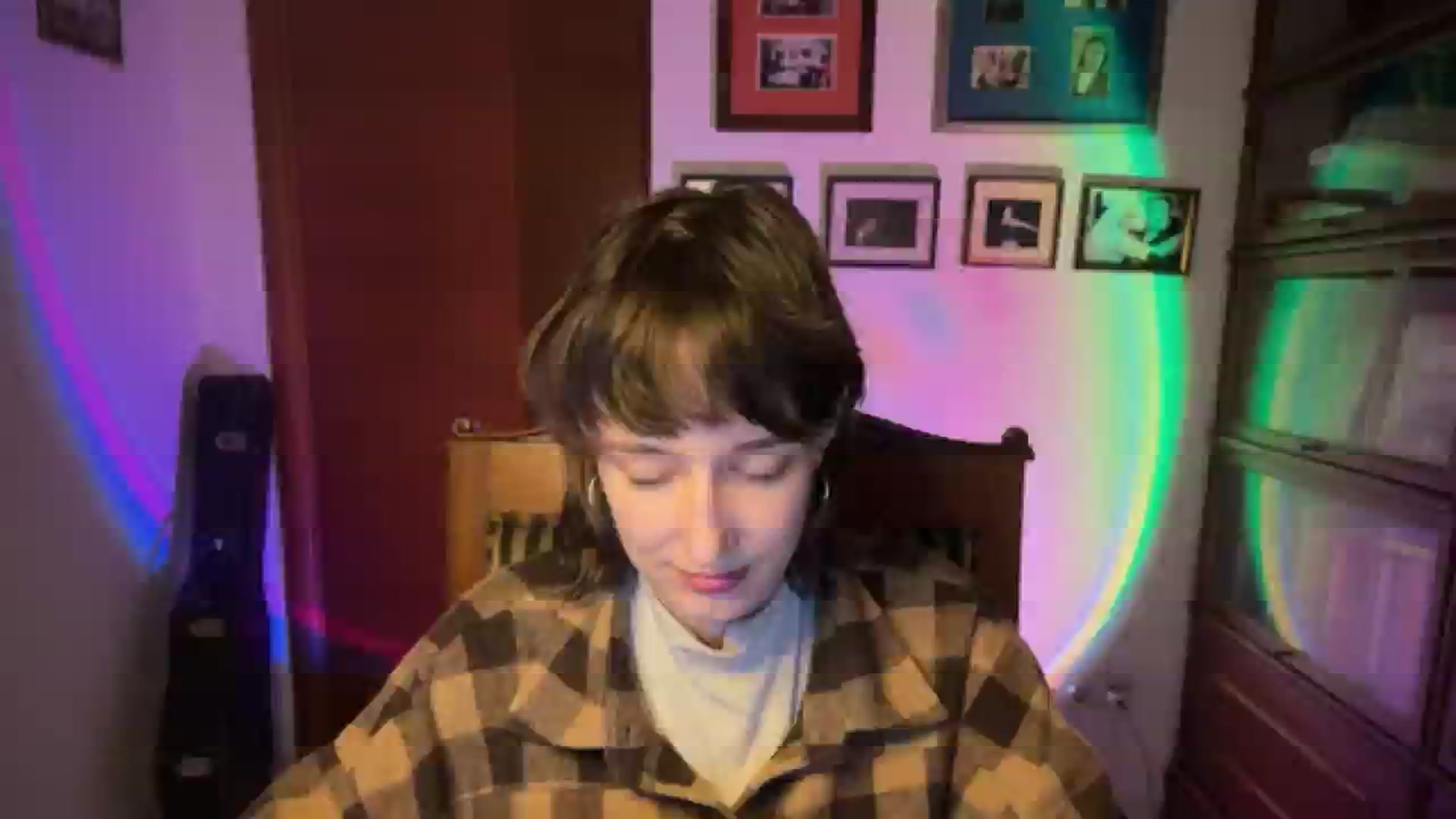 Gallery image thumbnail from LoooneyTunes's myfreecams stream on, 03/15/2026, 24:22 image 12 of 20