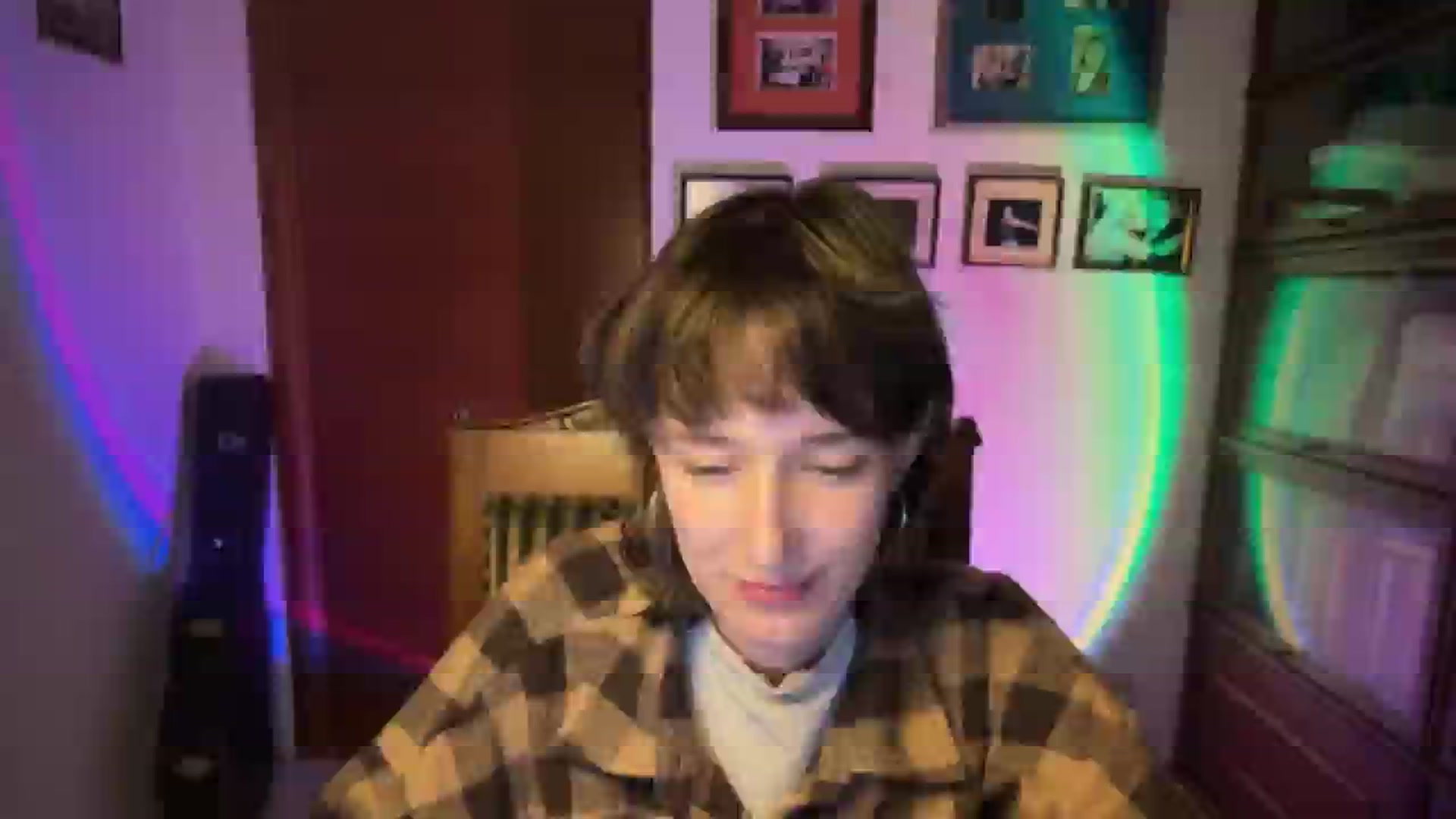 Gallery image thumbnail from LoooneyTunes's myfreecams stream on, 03/15/2026, 24:22 image 18 of 20