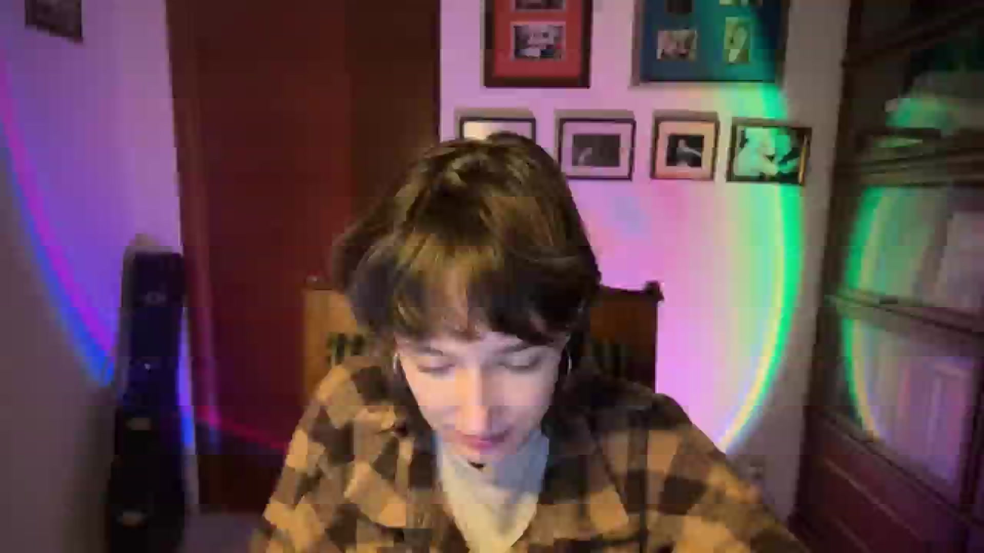Gallery image thumbnail from LoooneyTunes's myfreecams stream on, 03/15/2026, 24:22 image 15 of 20