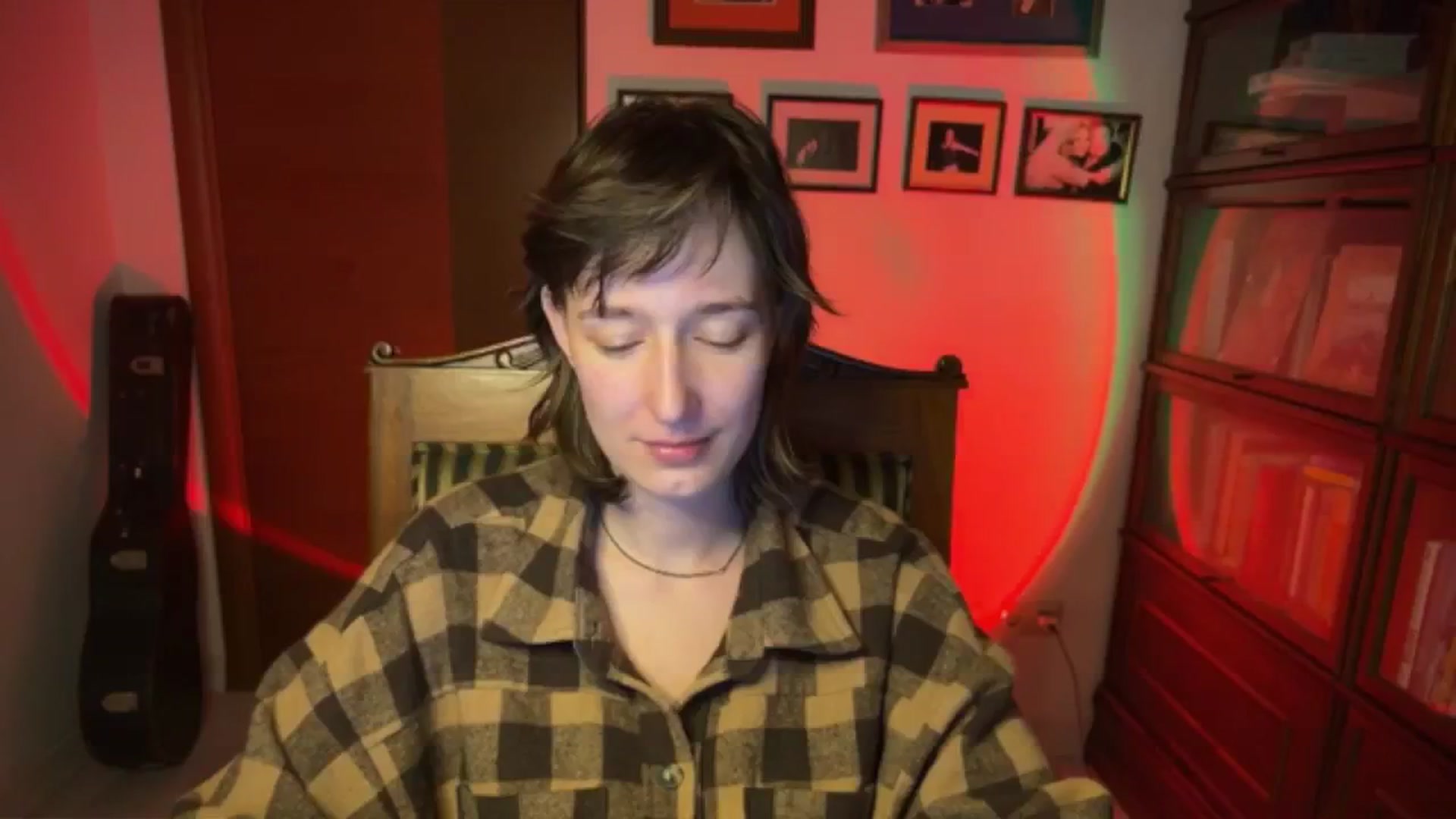 Gallery image thumbnail from LoooneyTunes's myfreecams stream on, 03/18/2026, 23:23 image 9 of 20