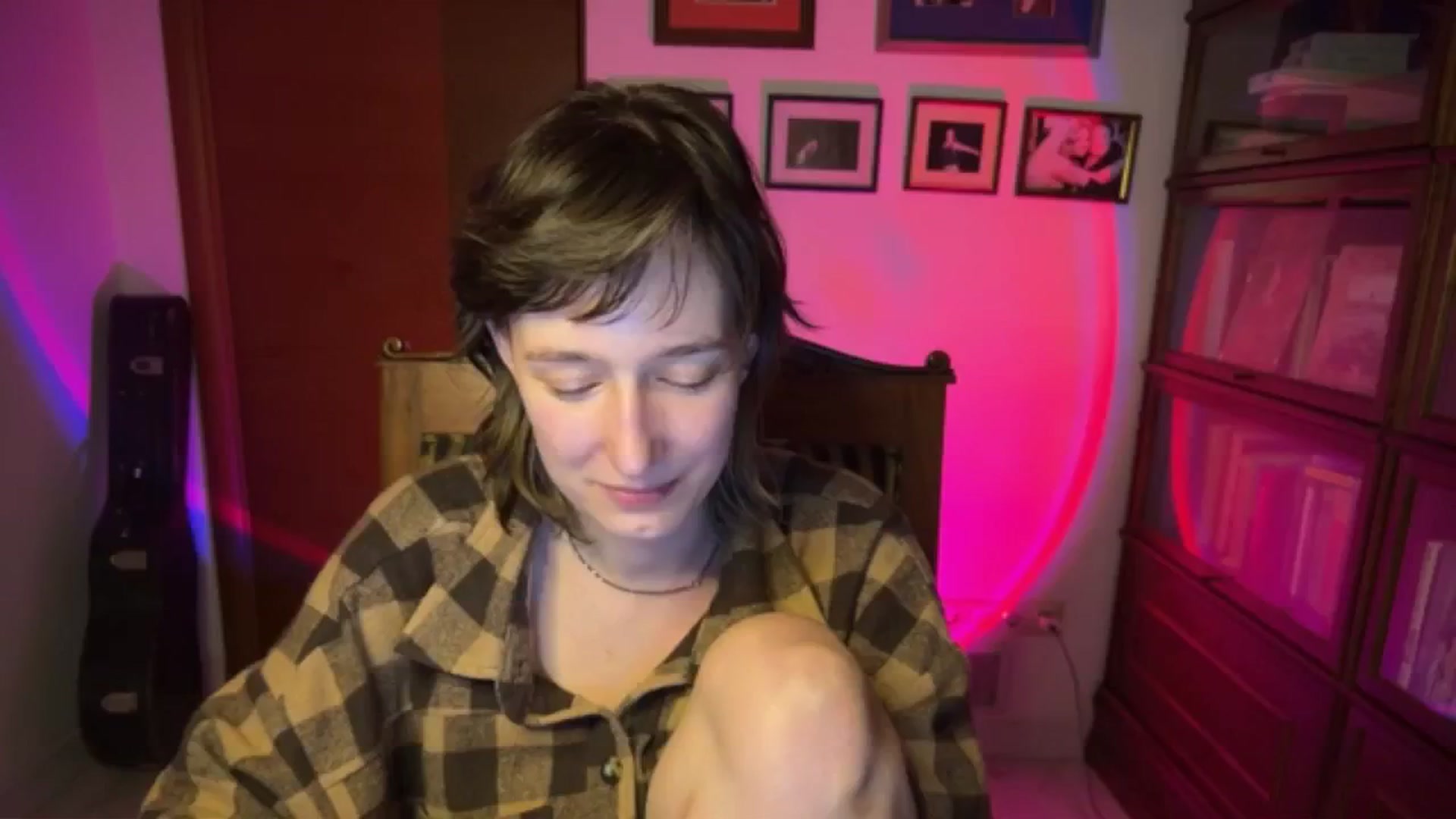 Gallery image thumbnail from LoooneyTunes's myfreecams stream on, 03/18/2026, 23:23 image 19 of 20