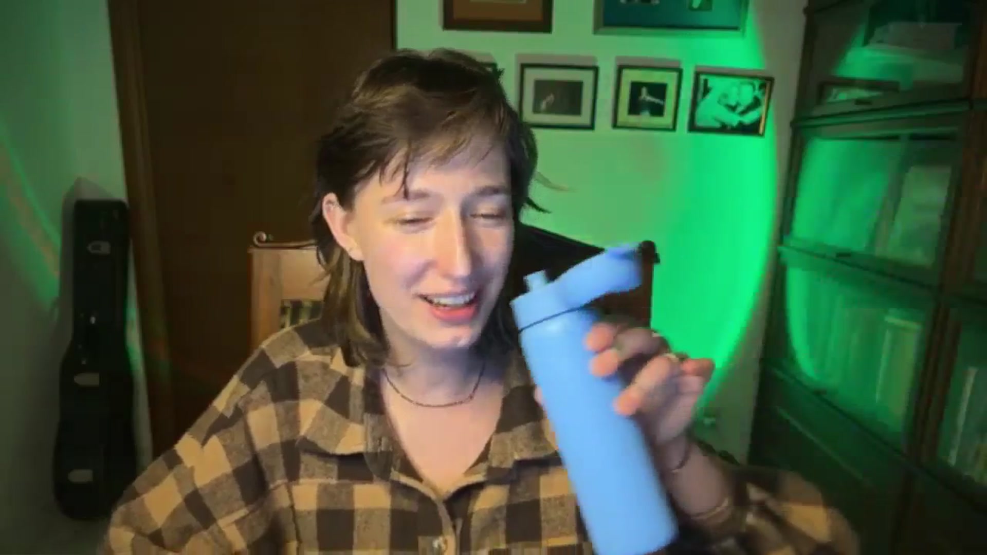 Gallery image thumbnail from LoooneyTunes's myfreecams stream on, 03/18/2026, 23:23 image 5 of 20