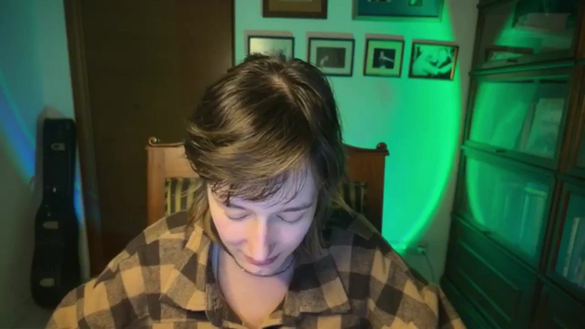 Gallery image thumbnail from LoooneyTunes's myfreecams stream on, 03/18/2026, 23:23 image 6 of 20