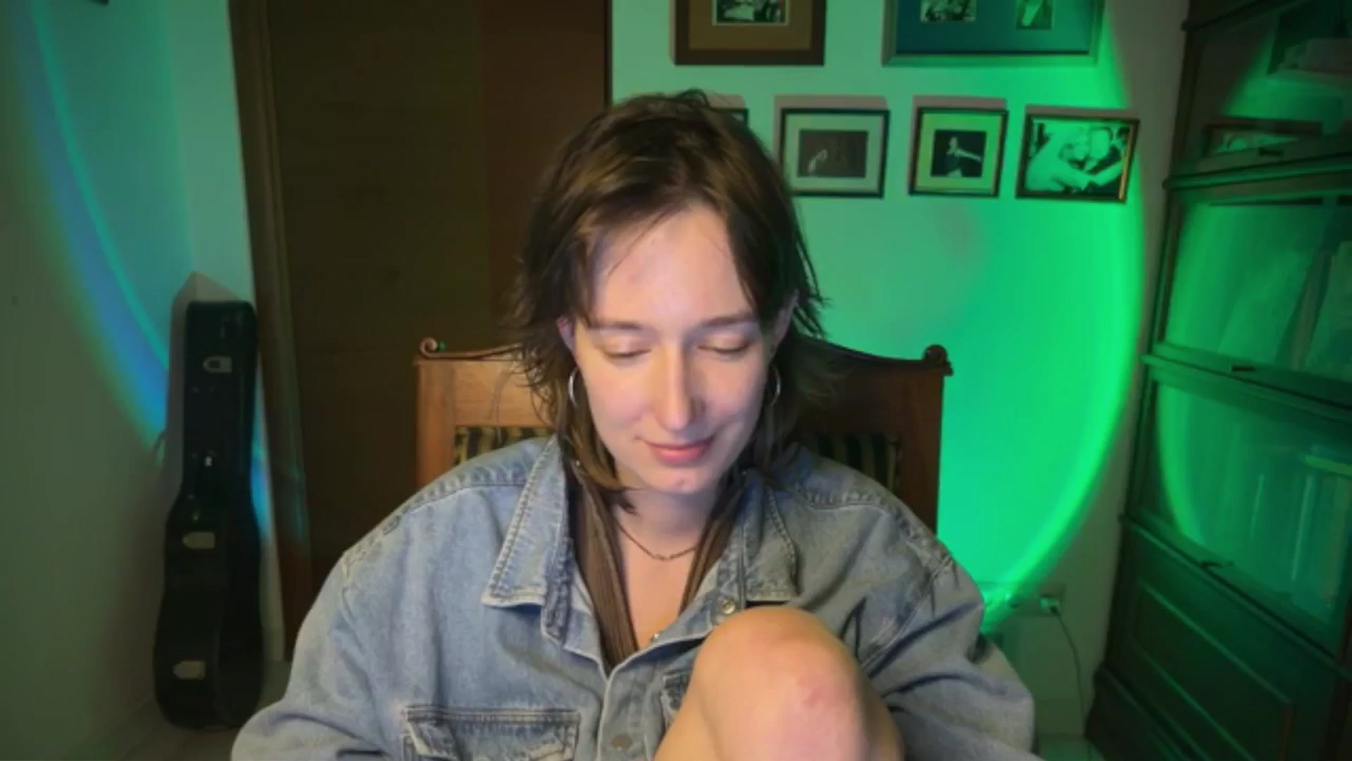Gallery image thumbnail from LoooneyTunes's myfreecams stream on, 03/19/2026, 23:49 image 16 of 20