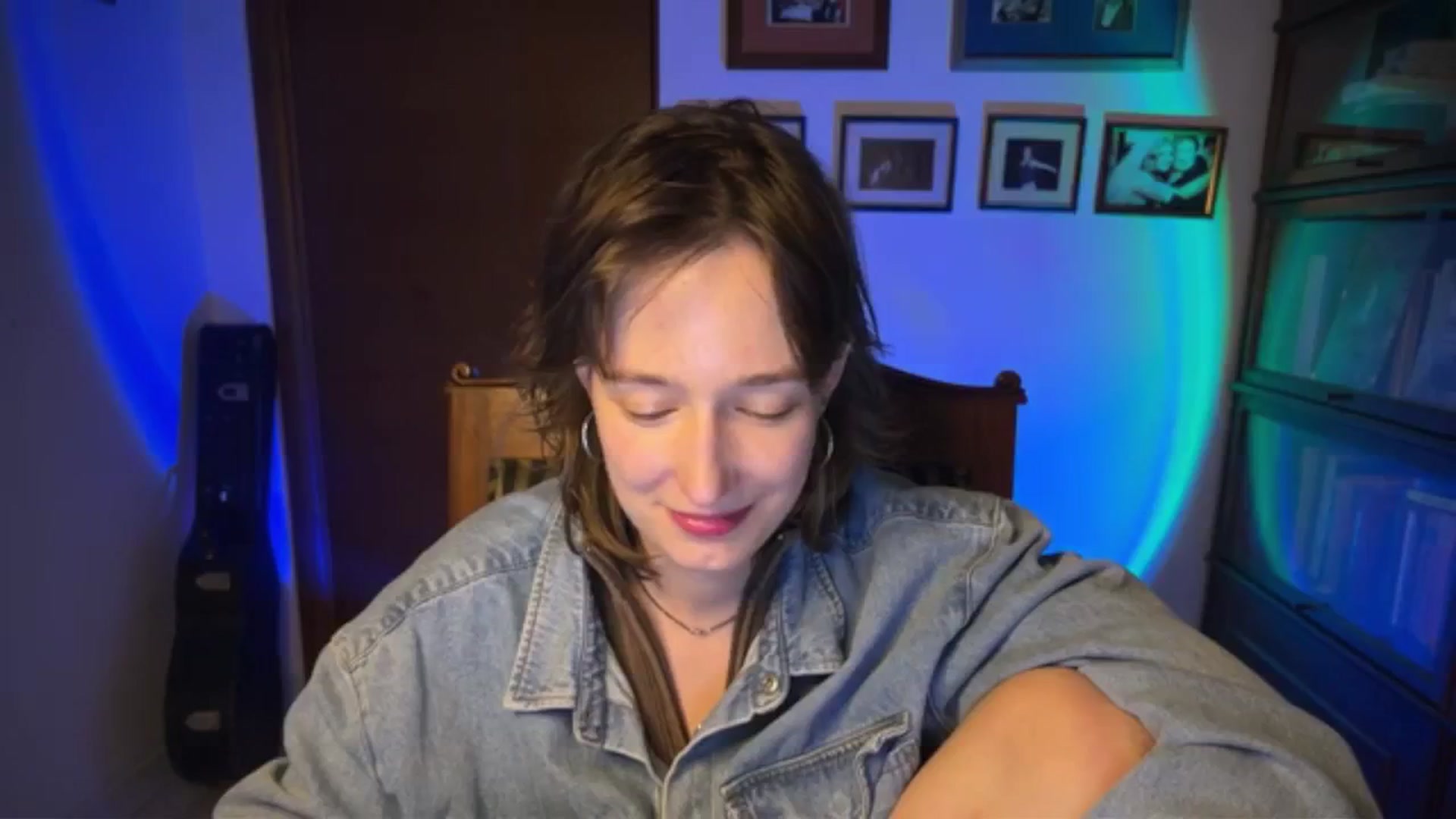 Gallery image thumbnail from LoooneyTunes's myfreecams stream on, 03/19/2026, 23:49 image 17 of 20