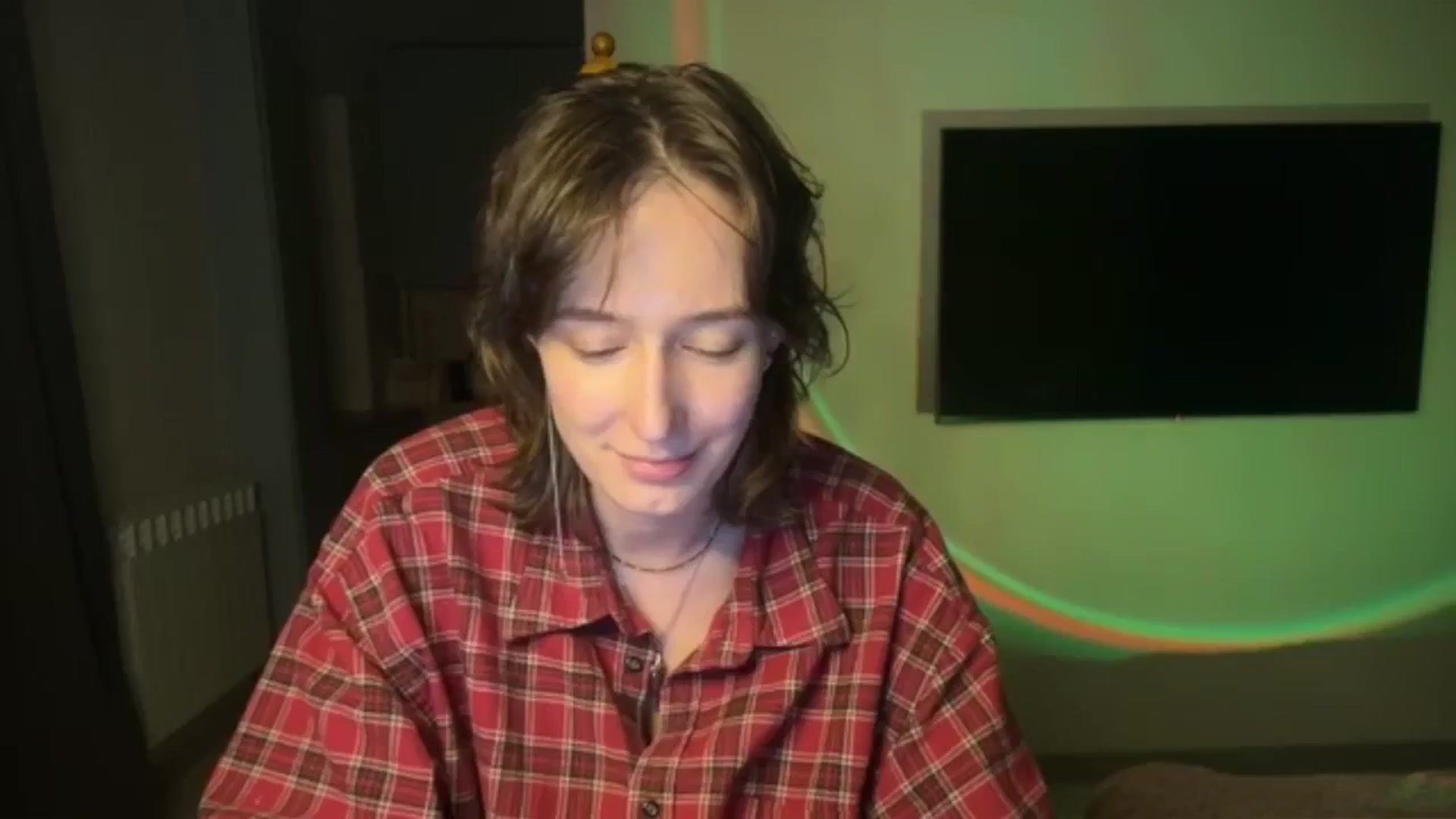 Gallery image thumbnail from LoooneyTunes's myfreecams stream on, 04/06/2026, 22:35 image 17 of 20