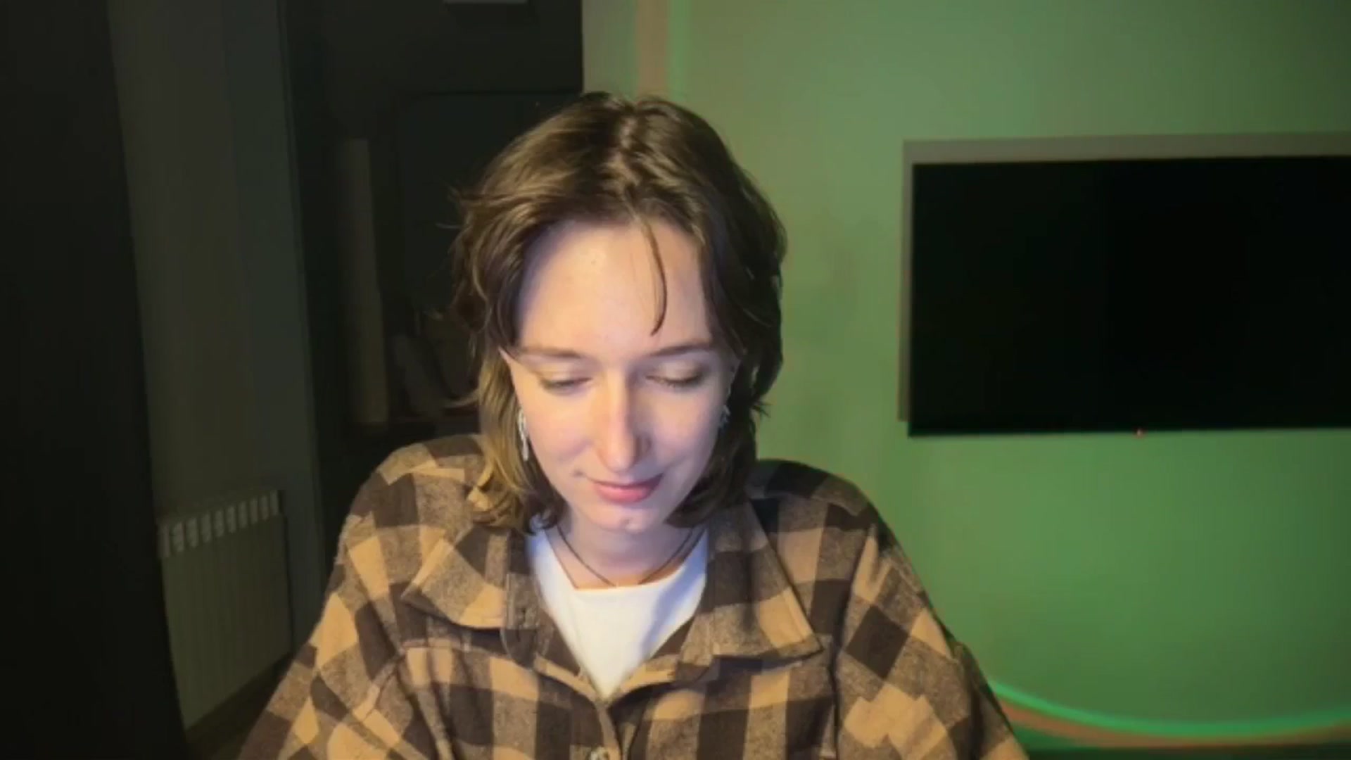 Gallery image thumbnail from LoooneyTunes's myfreecams stream on, 04/10/2026, 22:42 image 10 of 20