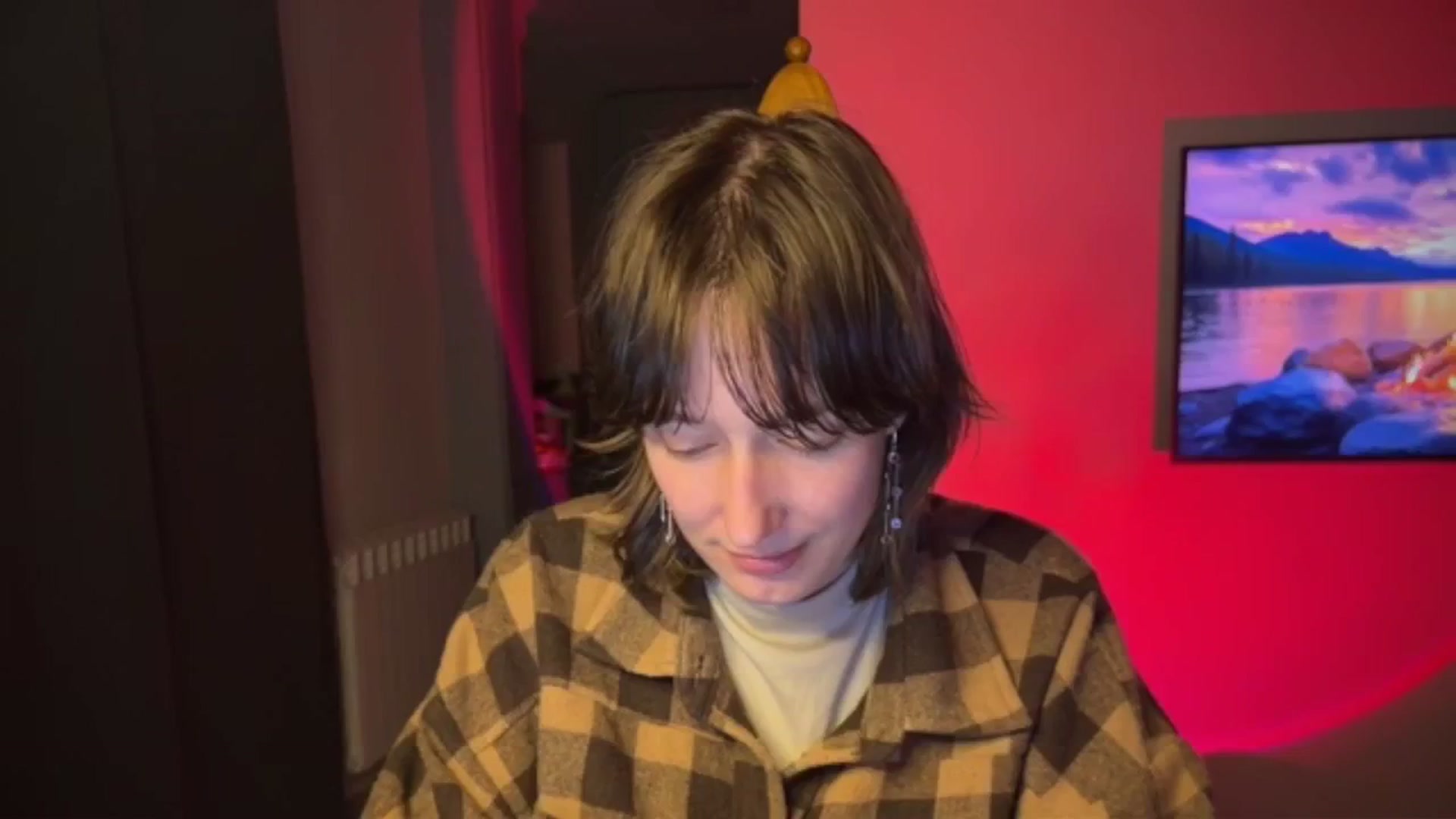 Gallery image thumbnail from LoooneyTunes's myfreecams stream on, 04/27/2026, 20:38 image 14 of 20