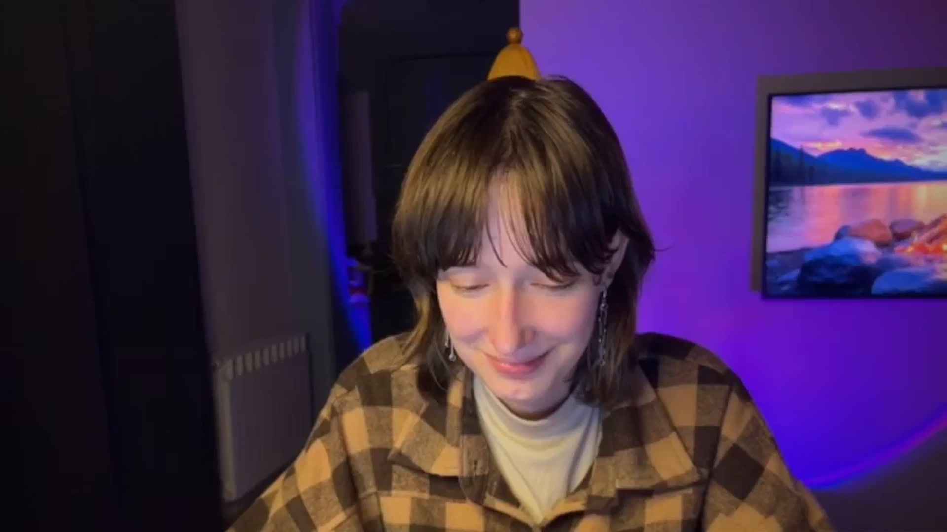 Gallery image thumbnail from LoooneyTunes's myfreecams stream on, 04/27/2026, 21:30 image 8 of 20