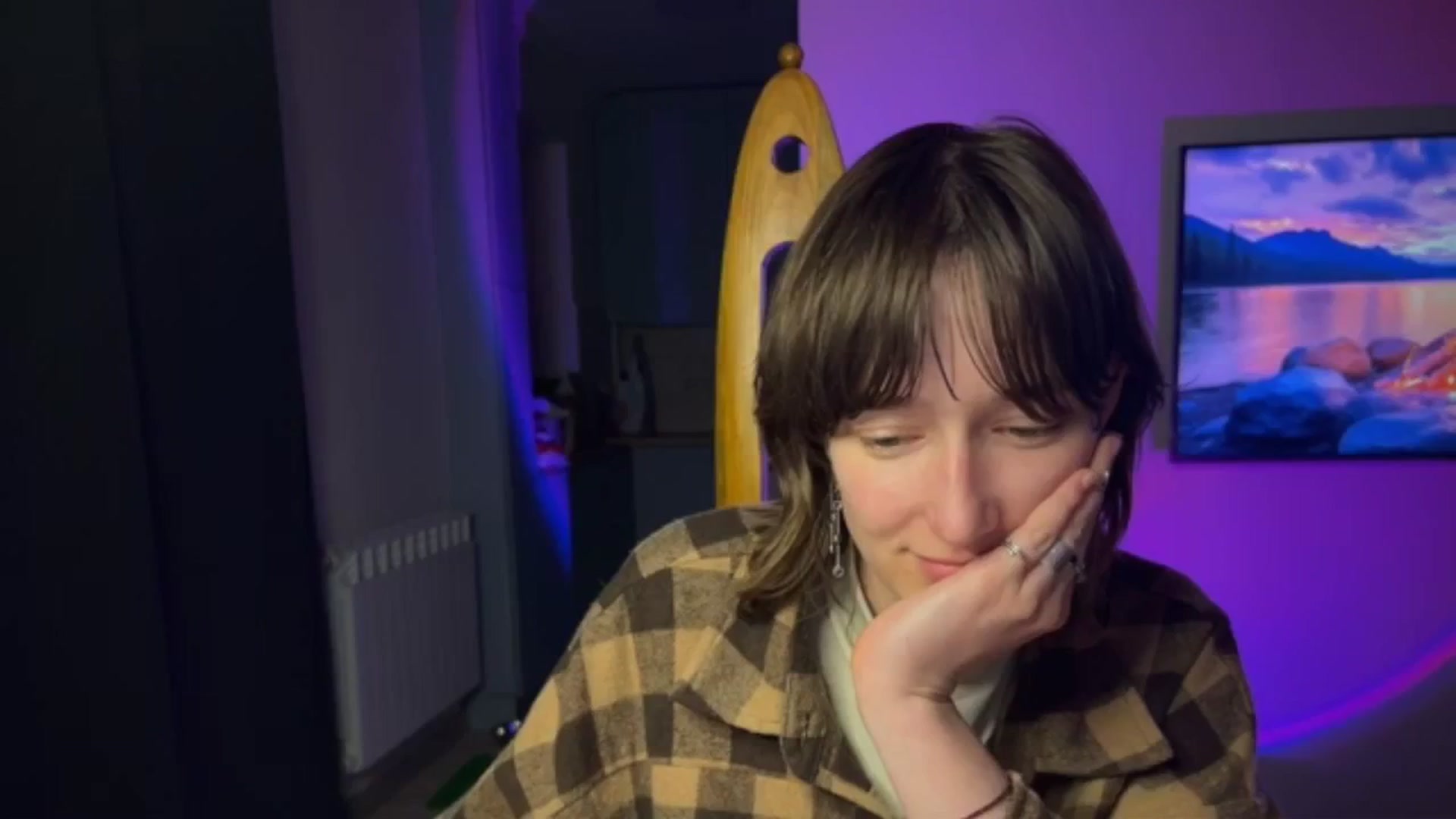 Gallery image thumbnail from LoooneyTunes's myfreecams stream on, 04/27/2026, 21:30 image 10 of 20