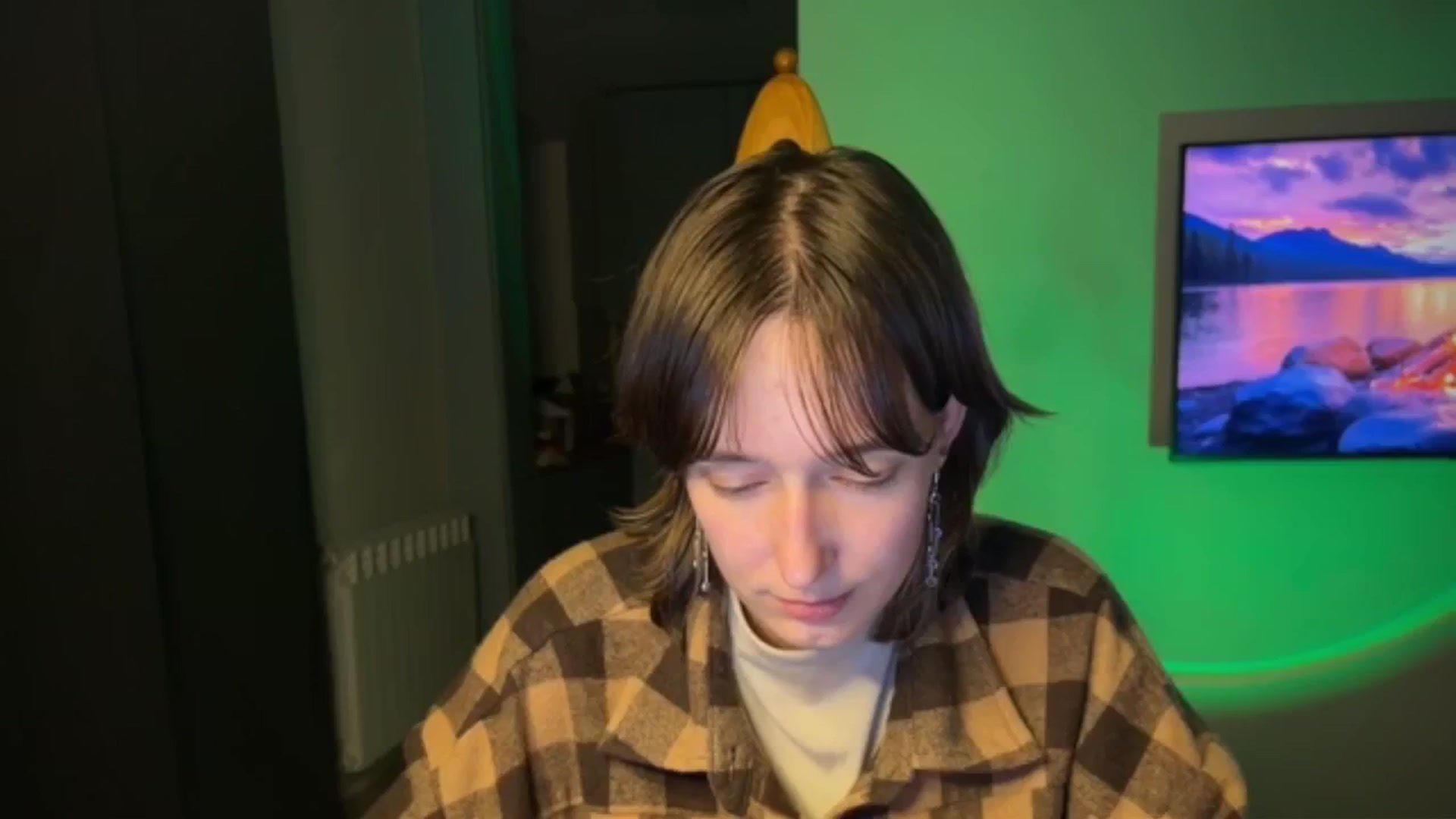 Gallery image thumbnail from LoooneyTunes's myfreecams stream on, 04/27/2026, 23:00 image 2 of 20