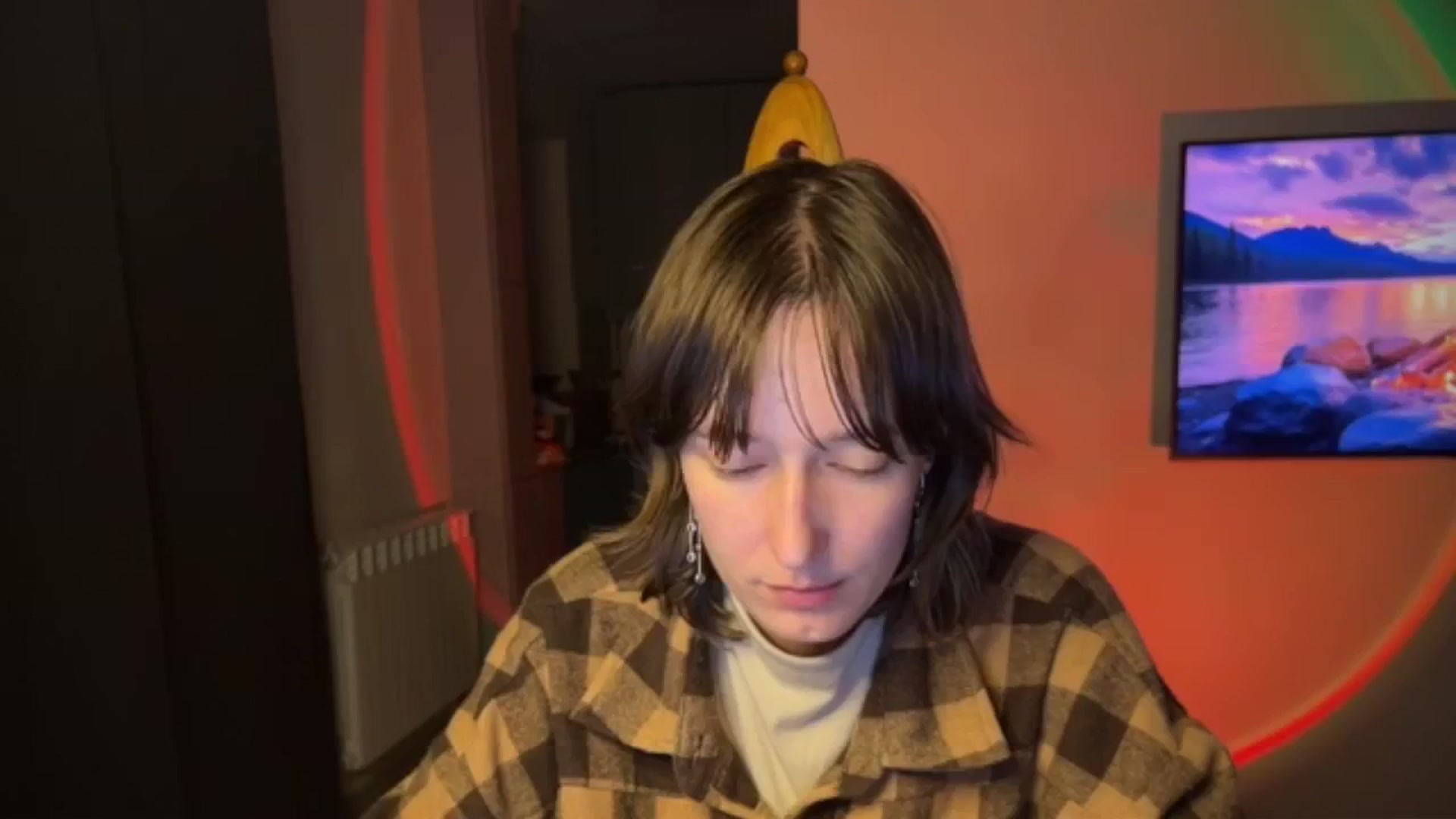 Gallery image thumbnail from LoooneyTunes's myfreecams stream on, 04/28/2026, 24:19 image 6 of 20