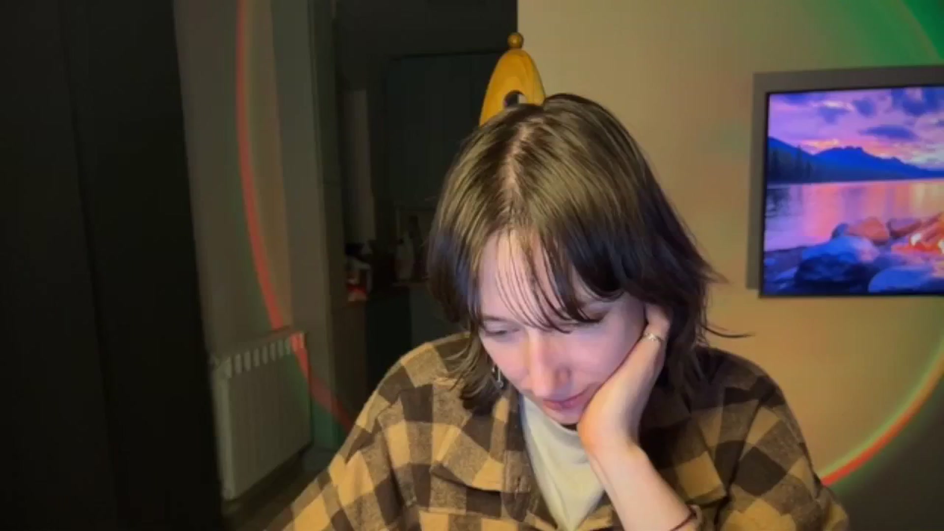 Gallery image thumbnail from LoooneyTunes's myfreecams stream on, 04/28/2026, 24:19 image 20 of 20