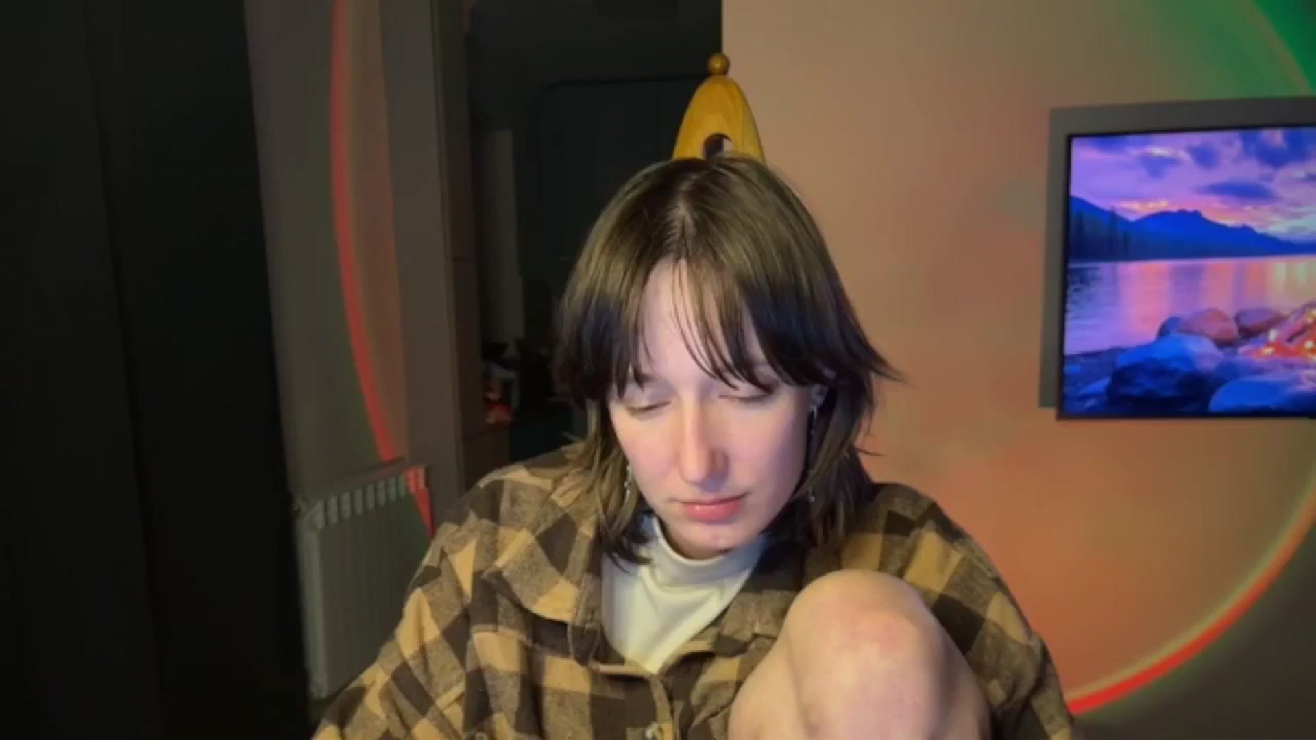 Gallery image thumbnail from LoooneyTunes's myfreecams stream on, 04/28/2026, 24:19 image 1 of 20