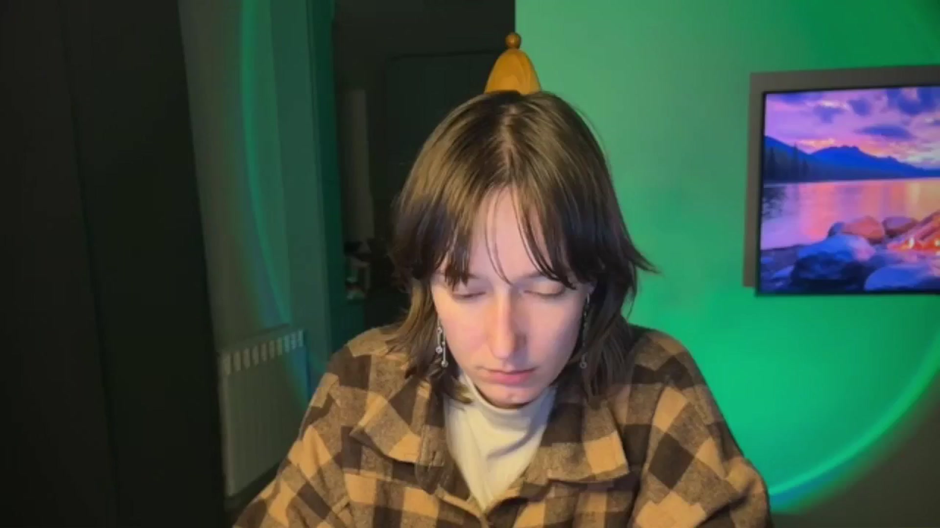 Gallery image thumbnail from LoooneyTunes's myfreecams stream on, 04/28/2026, 24:19 image 5 of 20