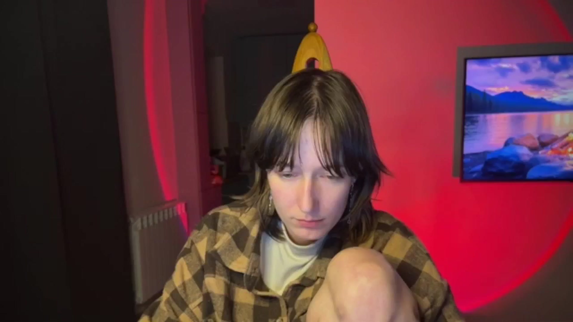 Gallery image thumbnail from LoooneyTunes's myfreecams stream on, 04/28/2026, 24:19 image 2 of 20