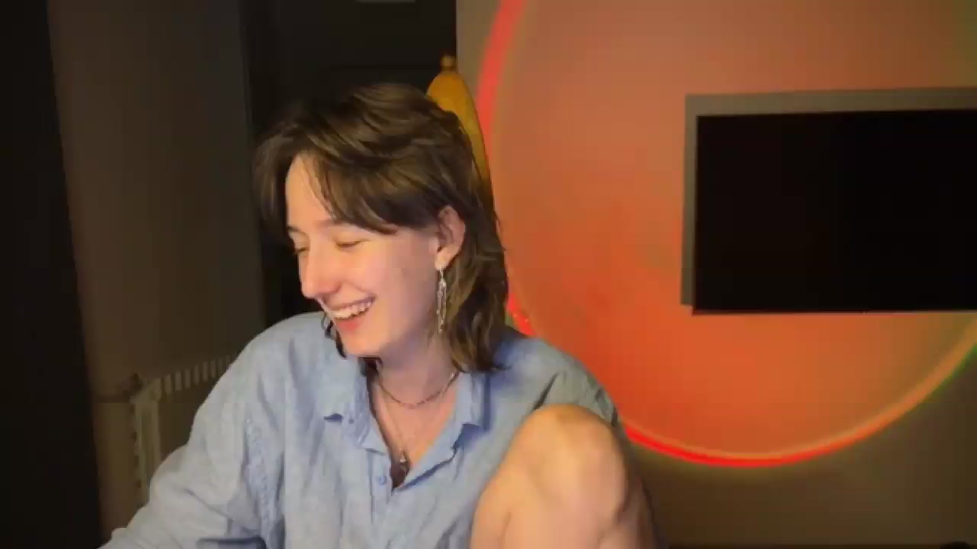 Gallery image thumbnail from LoooneyTunes's myfreecams stream on, 05/07/2026, 22:04 image 6 of 20