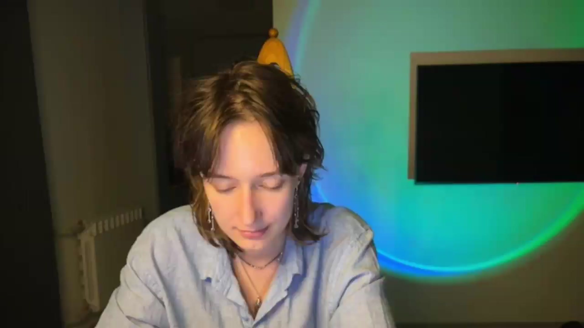 Gallery image thumbnail from LoooneyTunes's myfreecams stream on, 05/07/2026, 22:04 image 2 of 20