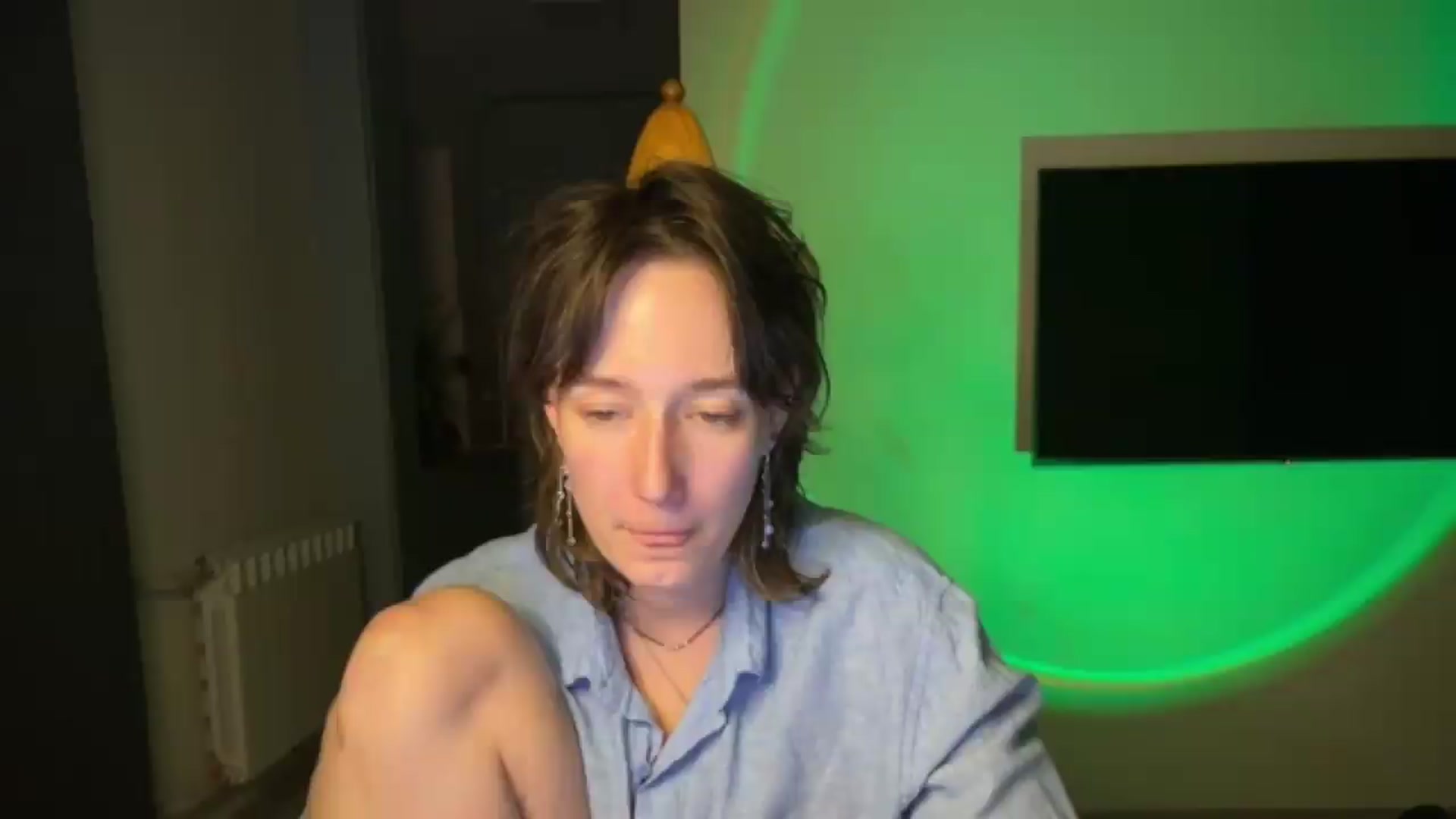 Gallery image thumbnail from LoooneyTunes's myfreecams stream on, 05/07/2026, 22:04 image 19 of 20