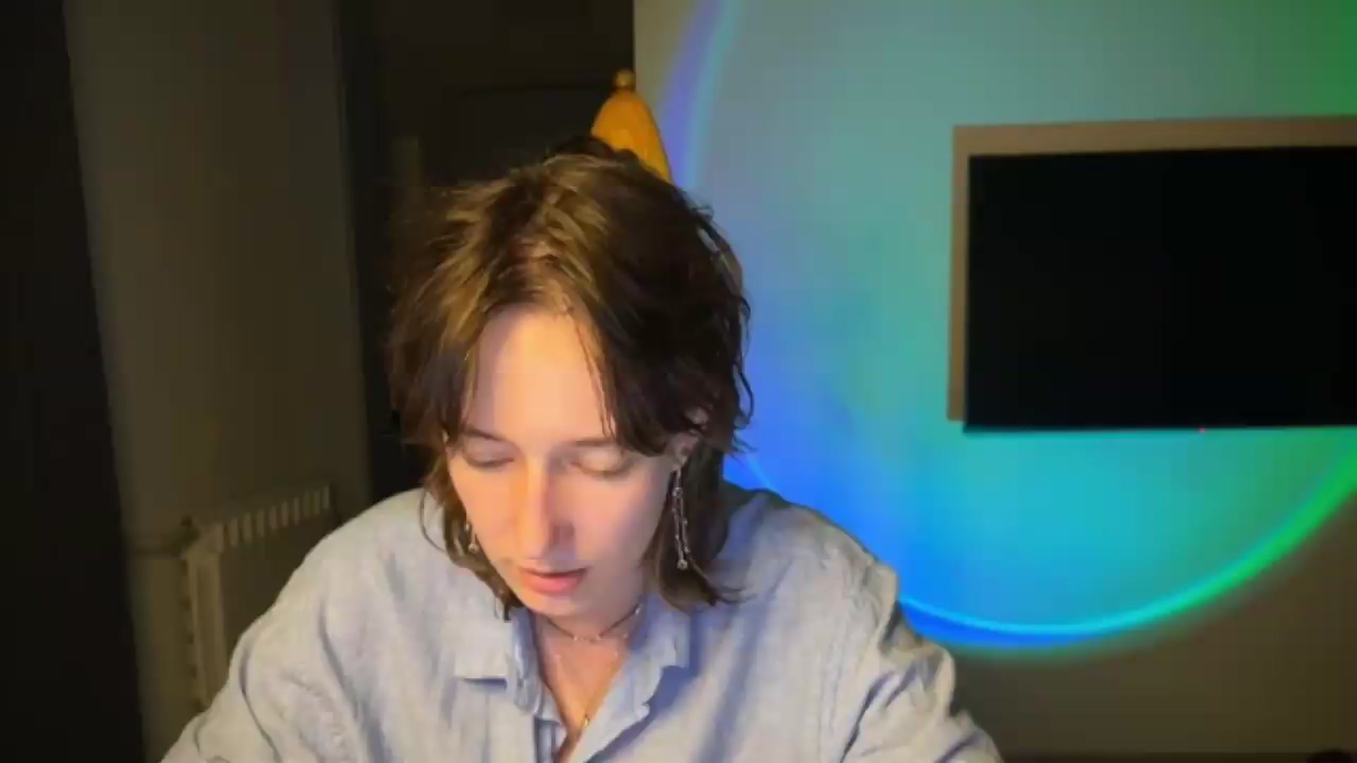 Gallery image thumbnail from LoooneyTunes's myfreecams stream on, 05/07/2026, 22:04 image 17 of 20