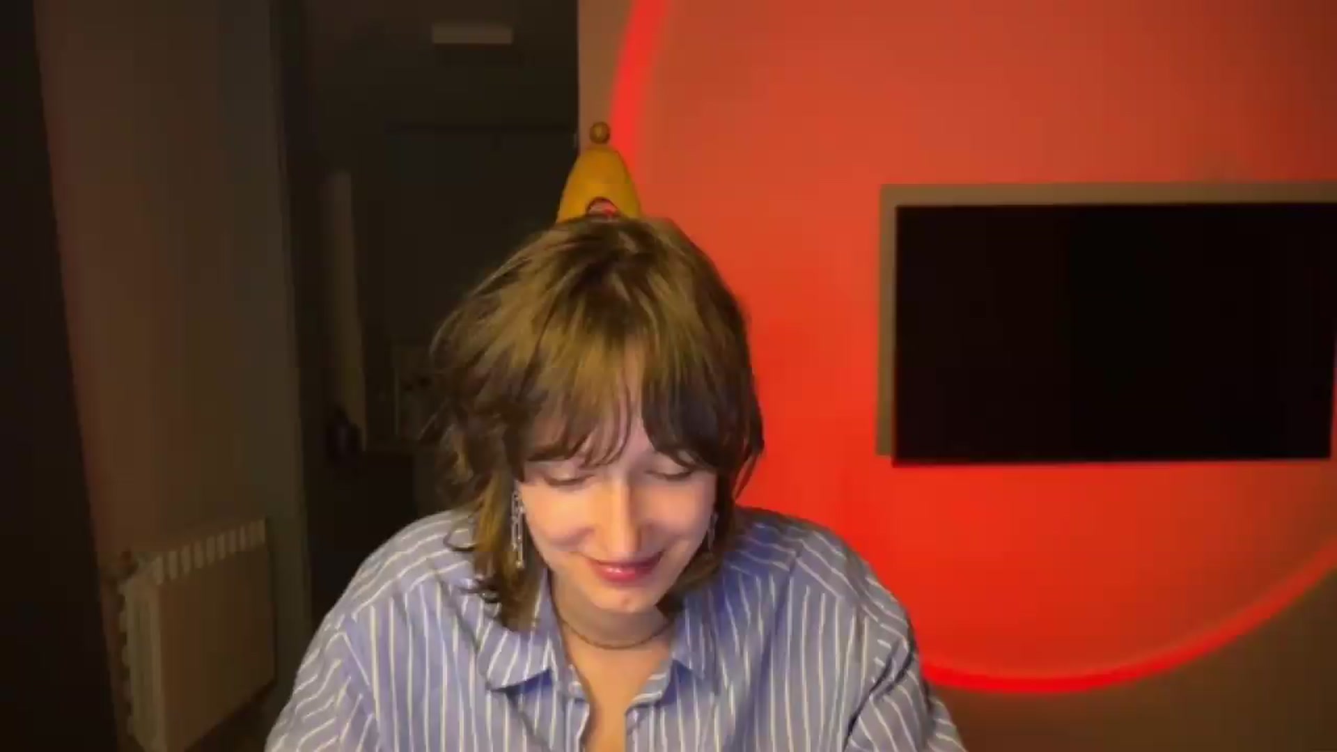 Gallery image thumbnail from LoooneyTunes's myfreecams stream on, 05/10/2026, 23:59 image 19 of 20