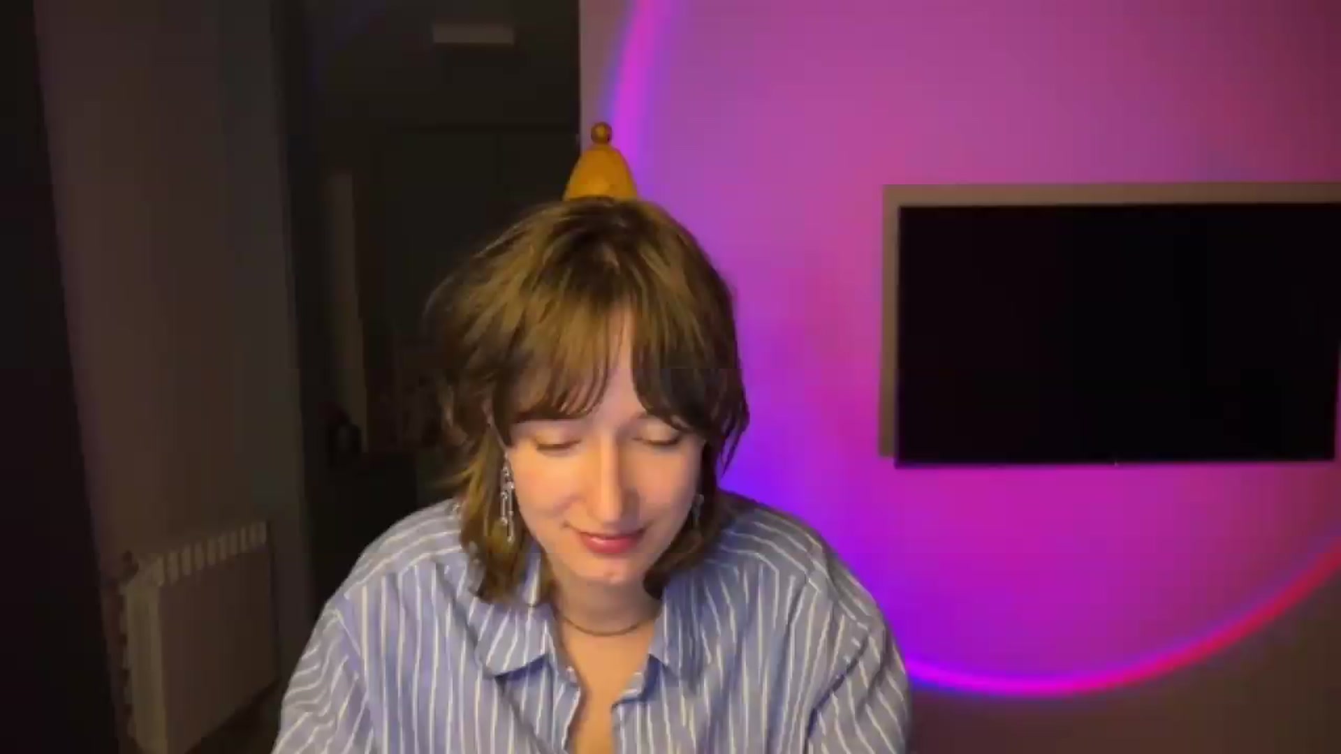Gallery image thumbnail from LoooneyTunes's myfreecams stream on, 05/10/2026, 23:59 image 16 of 20