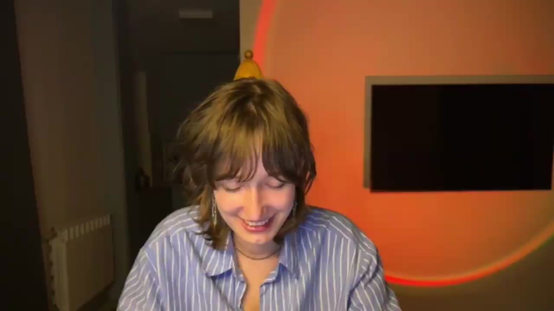 Gallery image thumbnail from LoooneyTunes's myfreecams stream on, 05/10/2026, 23:59 image 20 of 20