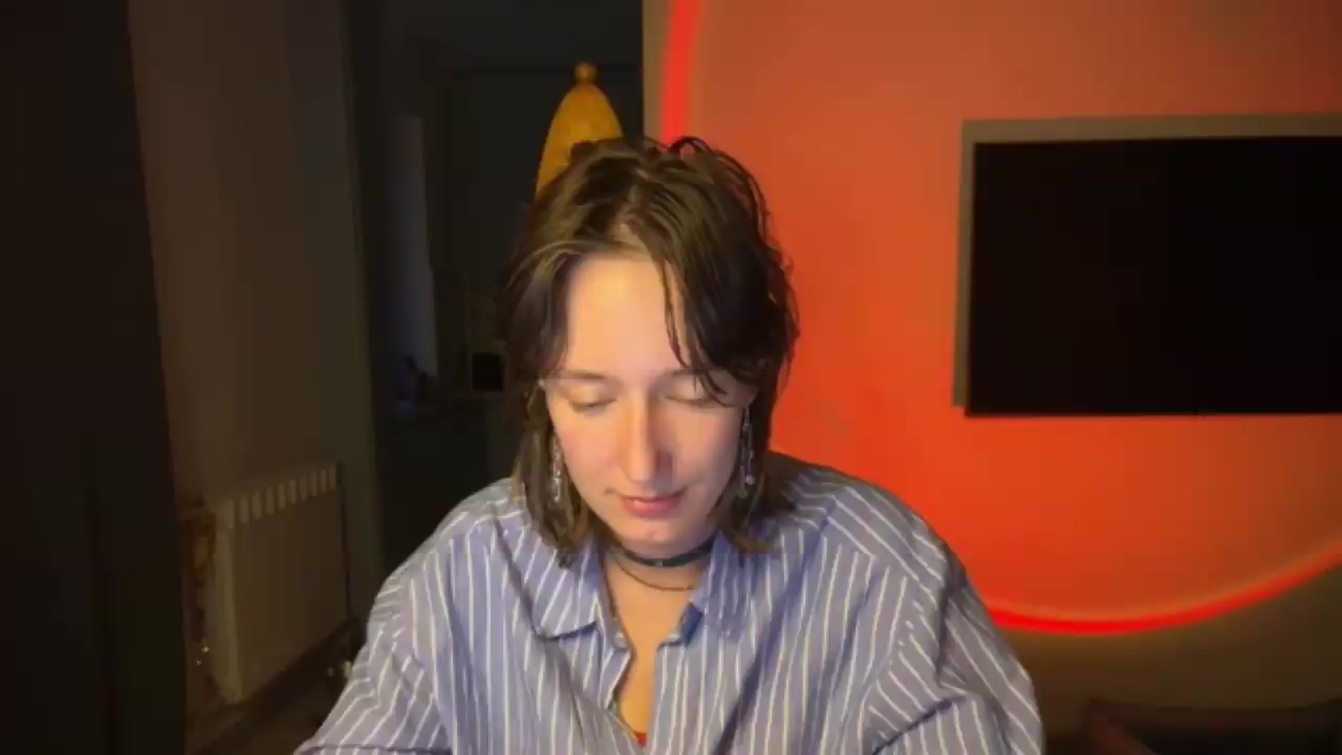 Gallery image thumbnail from LoooneyTunes's myfreecams stream on, 05/17/2026, 18:47 image 3 of 20