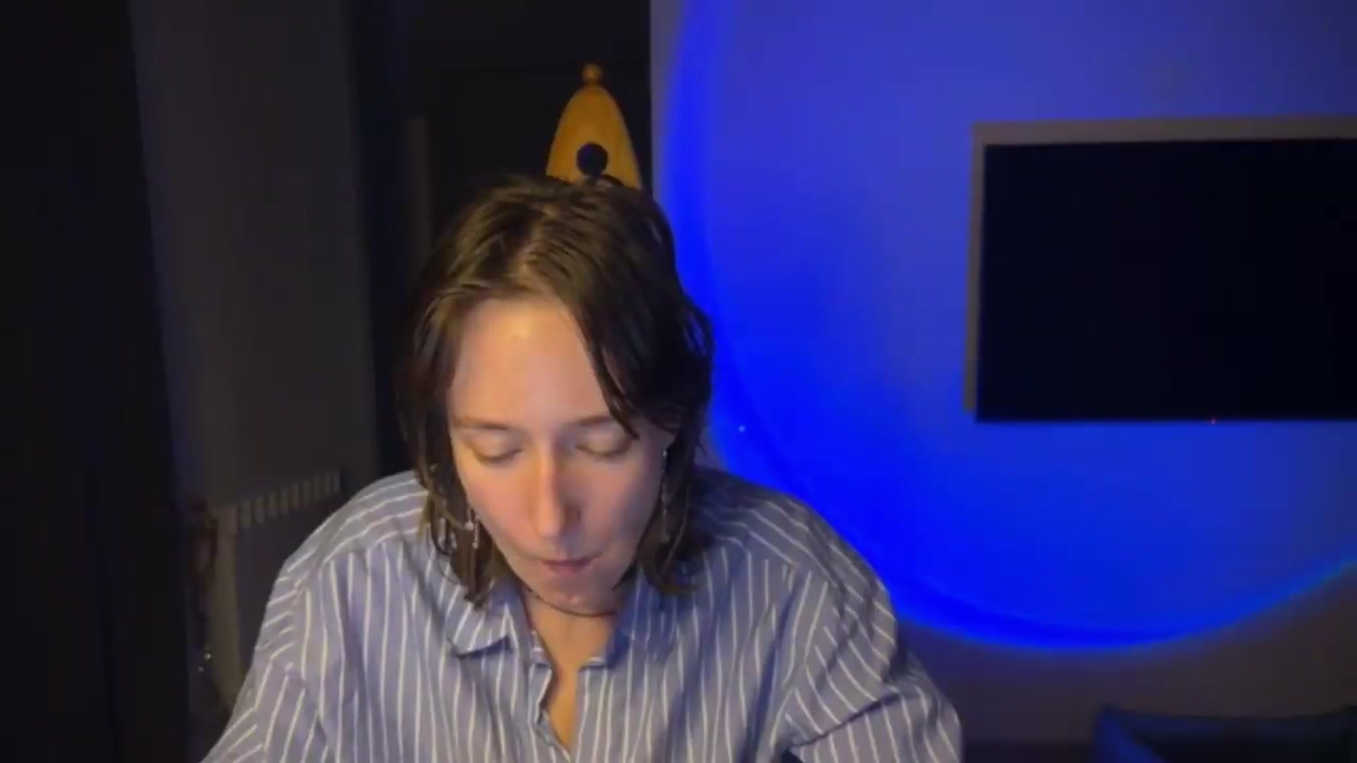 Gallery image thumbnail from LoooneyTunes's myfreecams stream on, 05/17/2026, 18:47 image 10 of 20