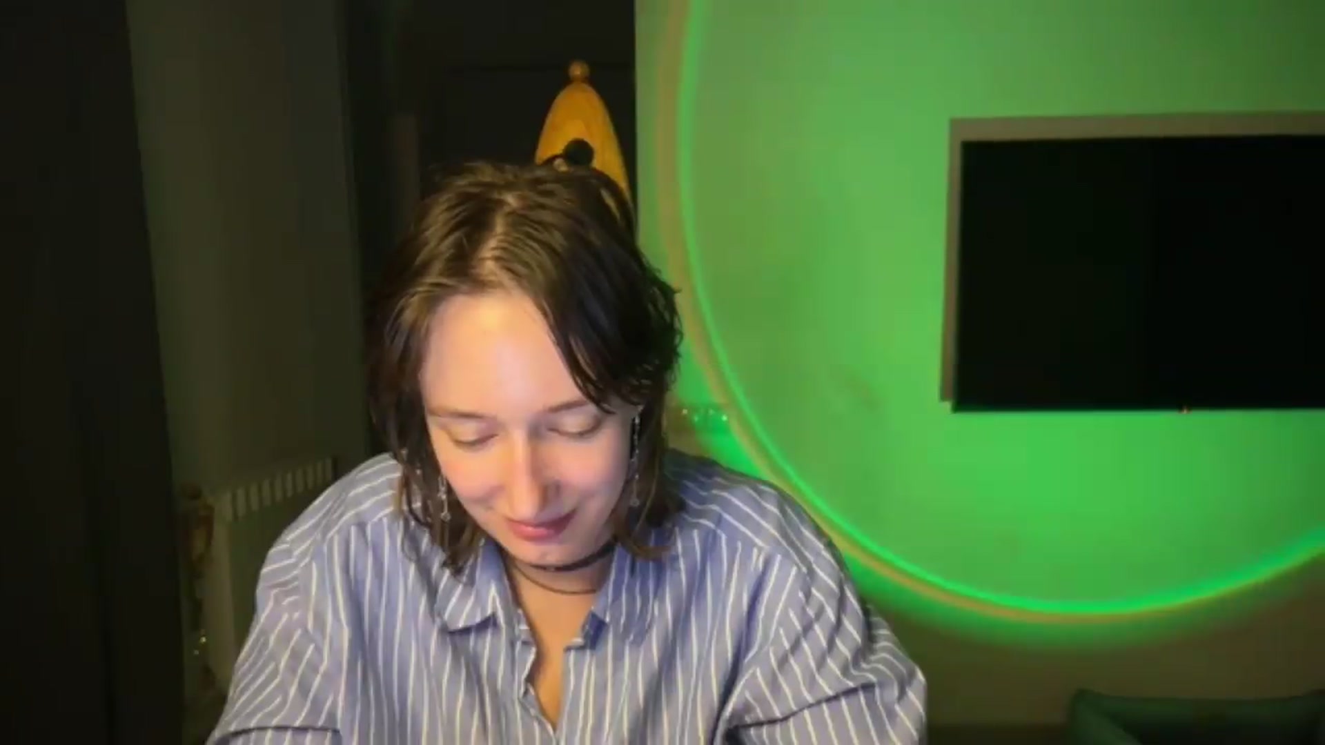 Gallery image thumbnail from LoooneyTunes's myfreecams stream on, 05/17/2026, 18:47 image 8 of 20