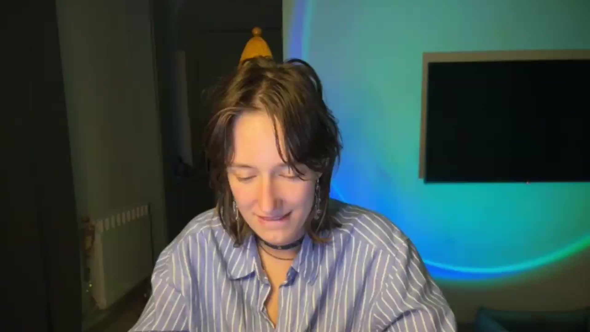 Gallery image thumbnail from LoooneyTunes's myfreecams stream on, 05/17/2026, 18:47 image 5 of 20