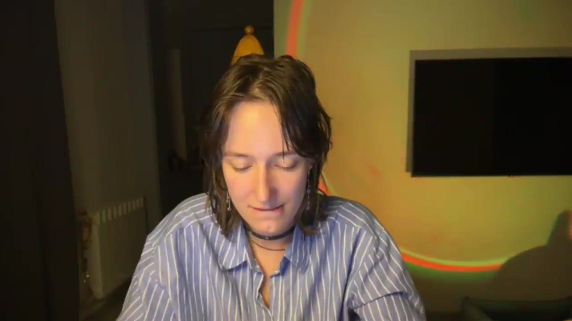 Gallery image thumbnail from LoooneyTunes's myfreecams stream on, 05/17/2026, 18:47 image 14 of 20