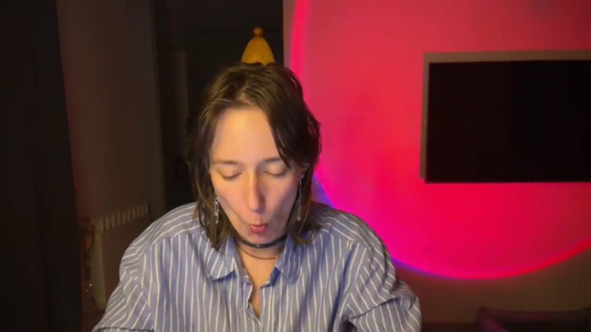 Gallery image thumbnail from LoooneyTunes's myfreecams stream on, 05/17/2026, 18:47 image 9 of 20