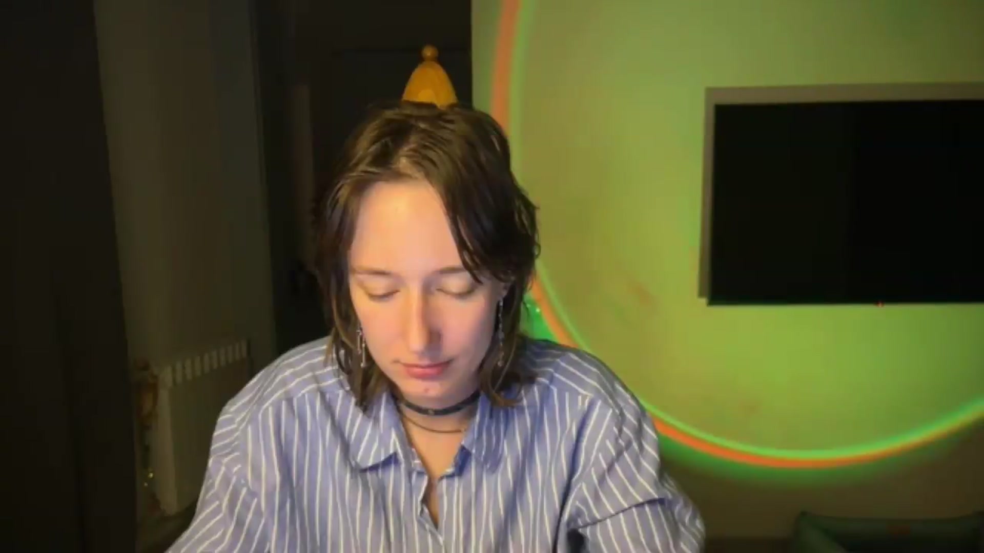 Gallery image thumbnail from LoooneyTunes's myfreecams stream on, 05/17/2026, 18:47 image 11 of 20