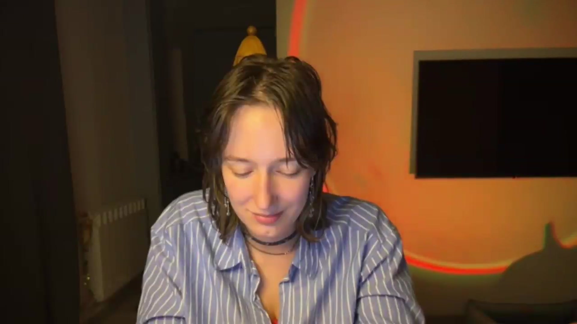 Gallery image thumbnail from LoooneyTunes's myfreecams stream on, 05/17/2026, 18:47 image 17 of 20