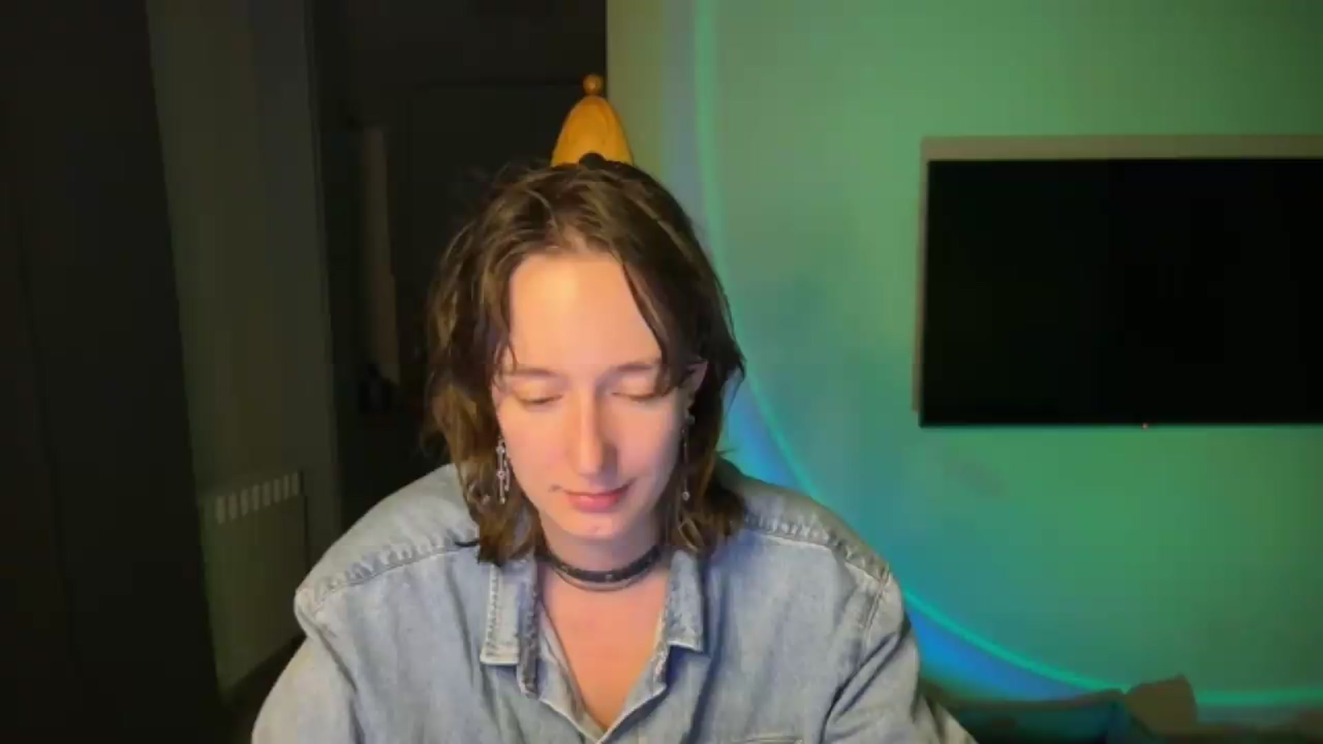 Gallery image thumbnail from LoooneyTunes's myfreecams stream on, 05/23/2026, 24:54 image 19 of 20