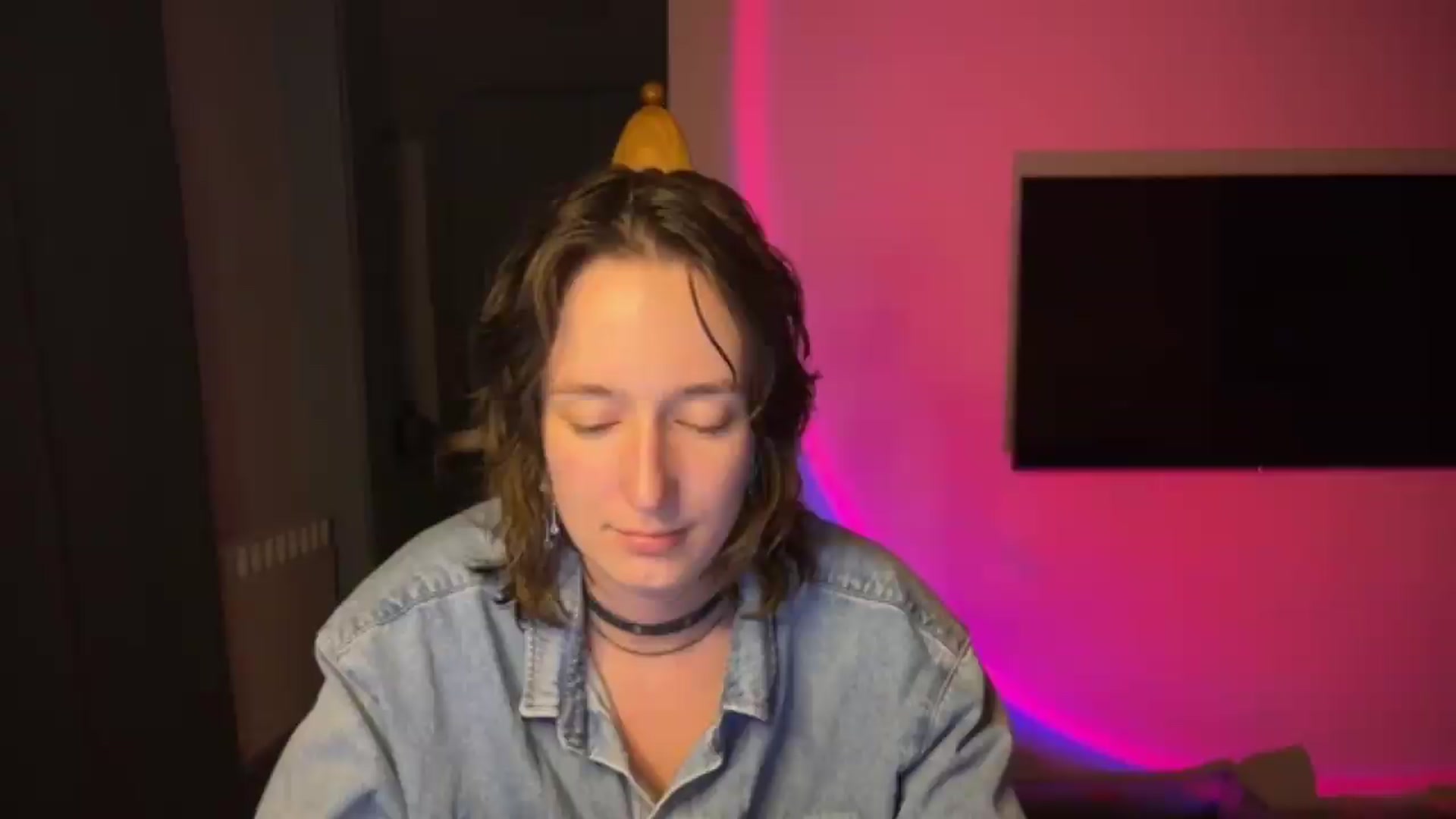 Gallery image thumbnail from LoooneyTunes's myfreecams stream on, 05/23/2026, 24:54 image 5 of 20