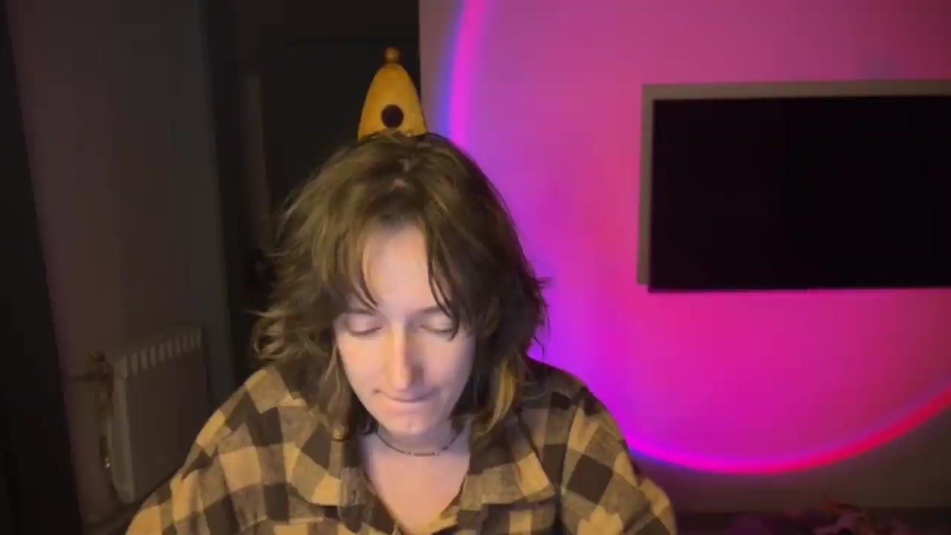 Gallery image thumbnail from LoooneyTunes's myfreecams stream on, 05/29/2026, 01:11 image 6 of 20