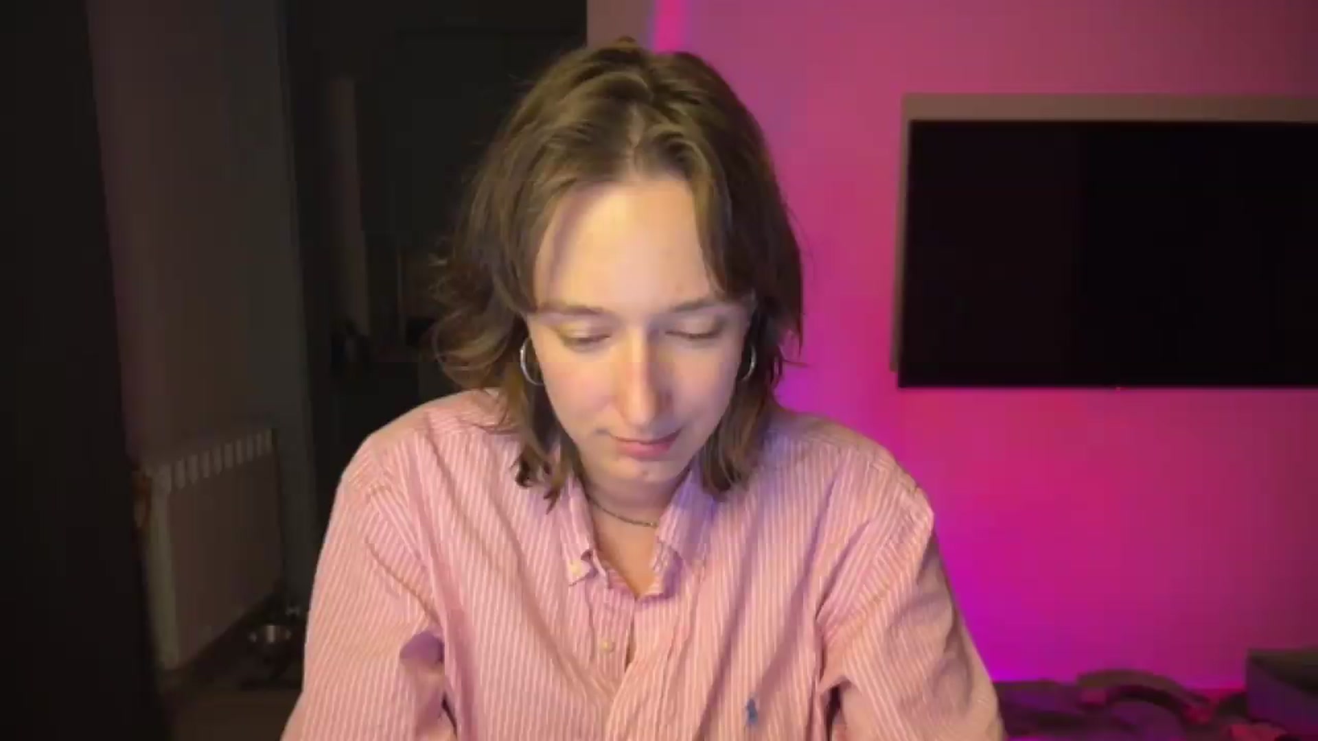 Gallery image thumbnail from LoooneyTunes's myfreecams stream on, 06/05/2026, 23:27 image 5 of 20