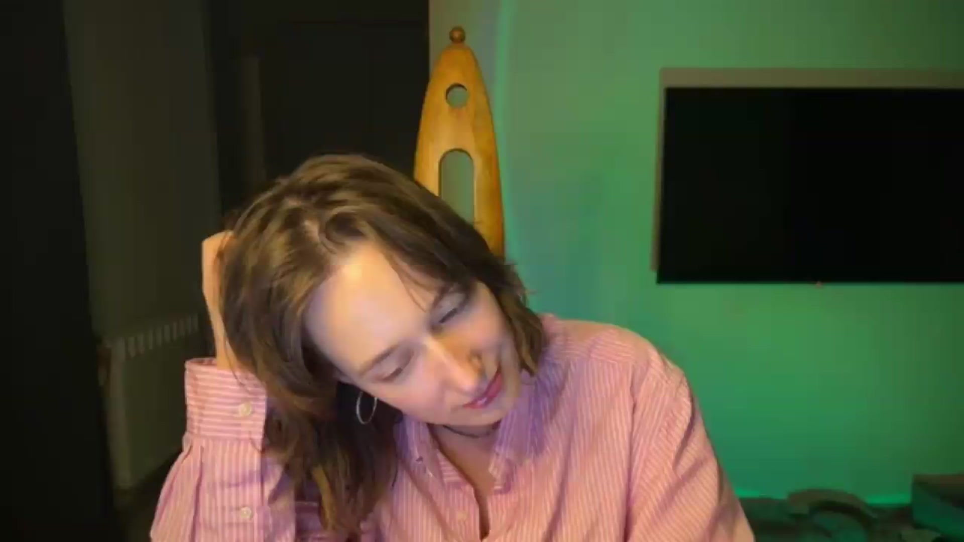 Gallery image thumbnail from LoooneyTunes's myfreecams stream on, 06/06/2026, 24:30 image 12 of 20