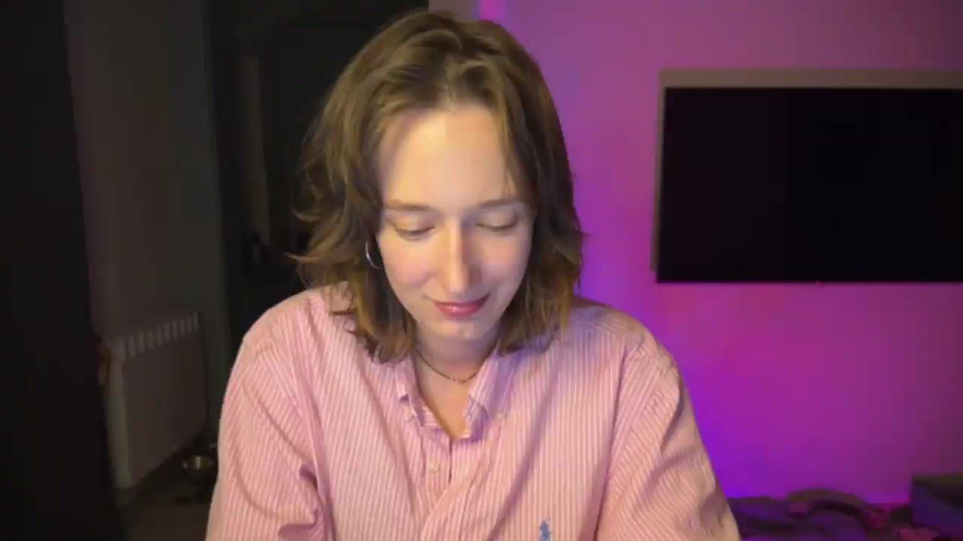 Gallery image thumbnail from LoooneyTunes's myfreecams stream on, 06/06/2026, 24:30 image 18 of 20