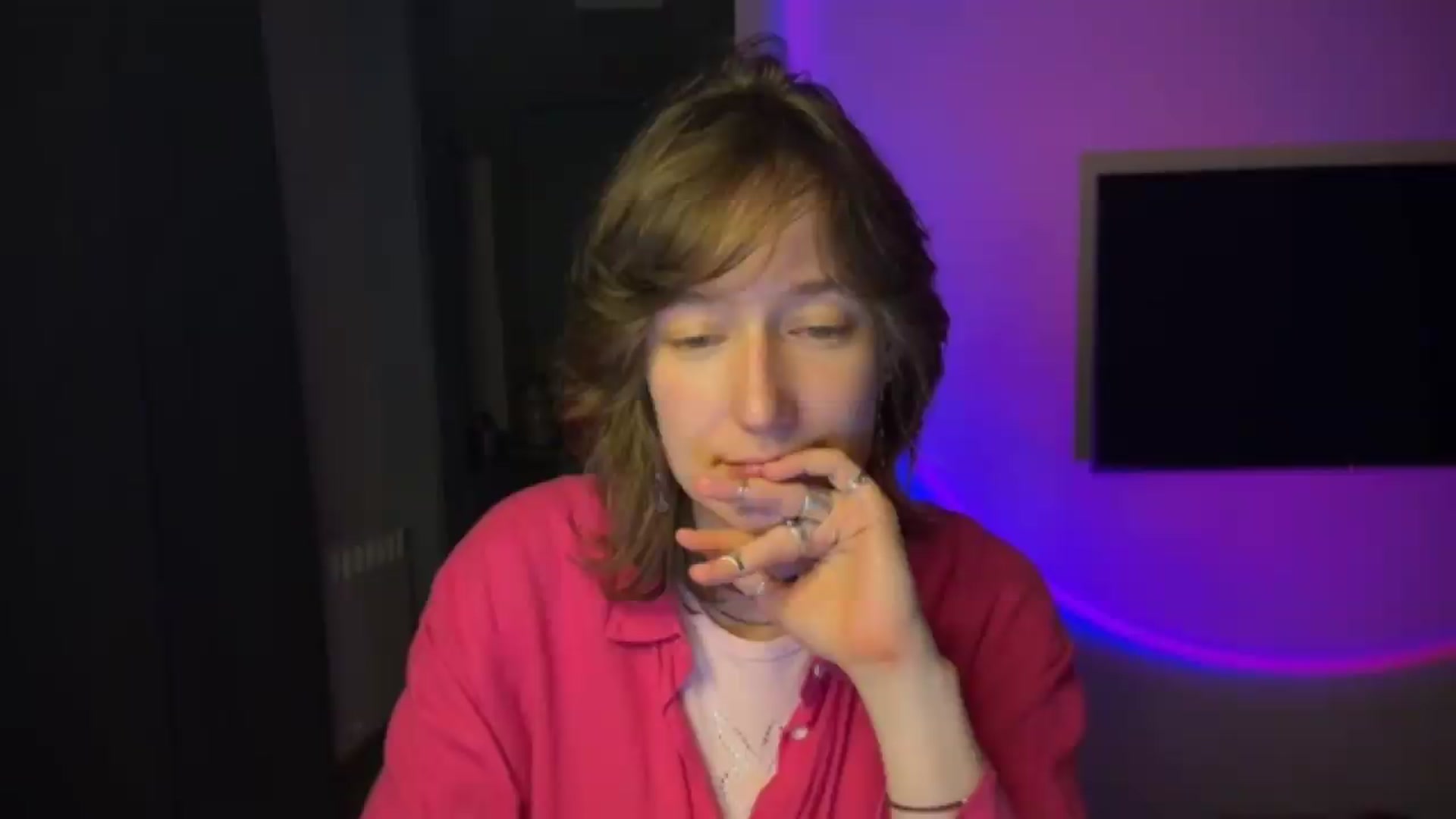 Gallery image thumbnail from LoooneyTunes's myfreecams stream on, 06/08/2026, 23:44 image 18 of 20