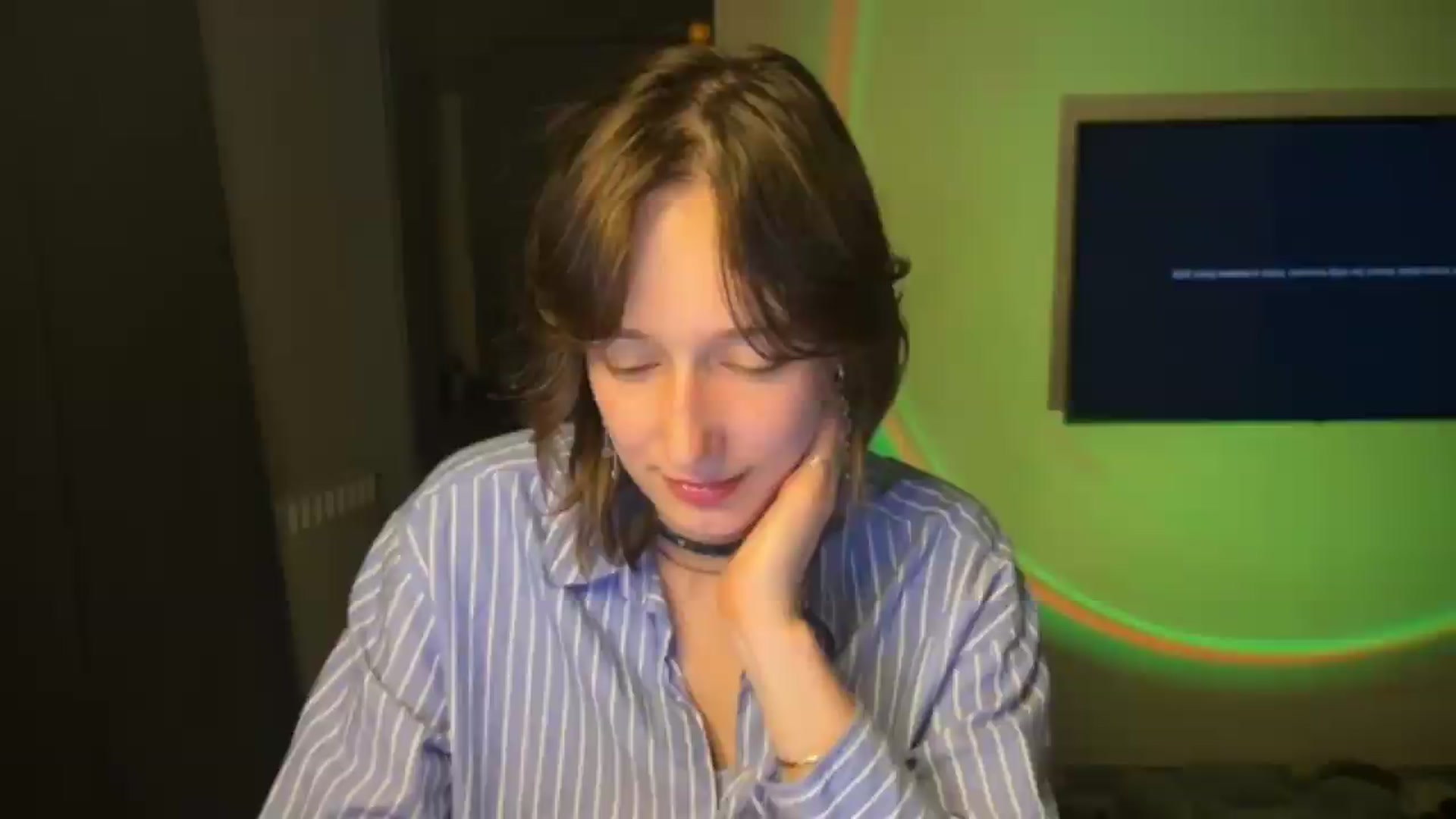 Gallery image thumbnail from LoooneyTunes's myfreecams stream on, 06/09/2026, 21:45 image 15 of 20