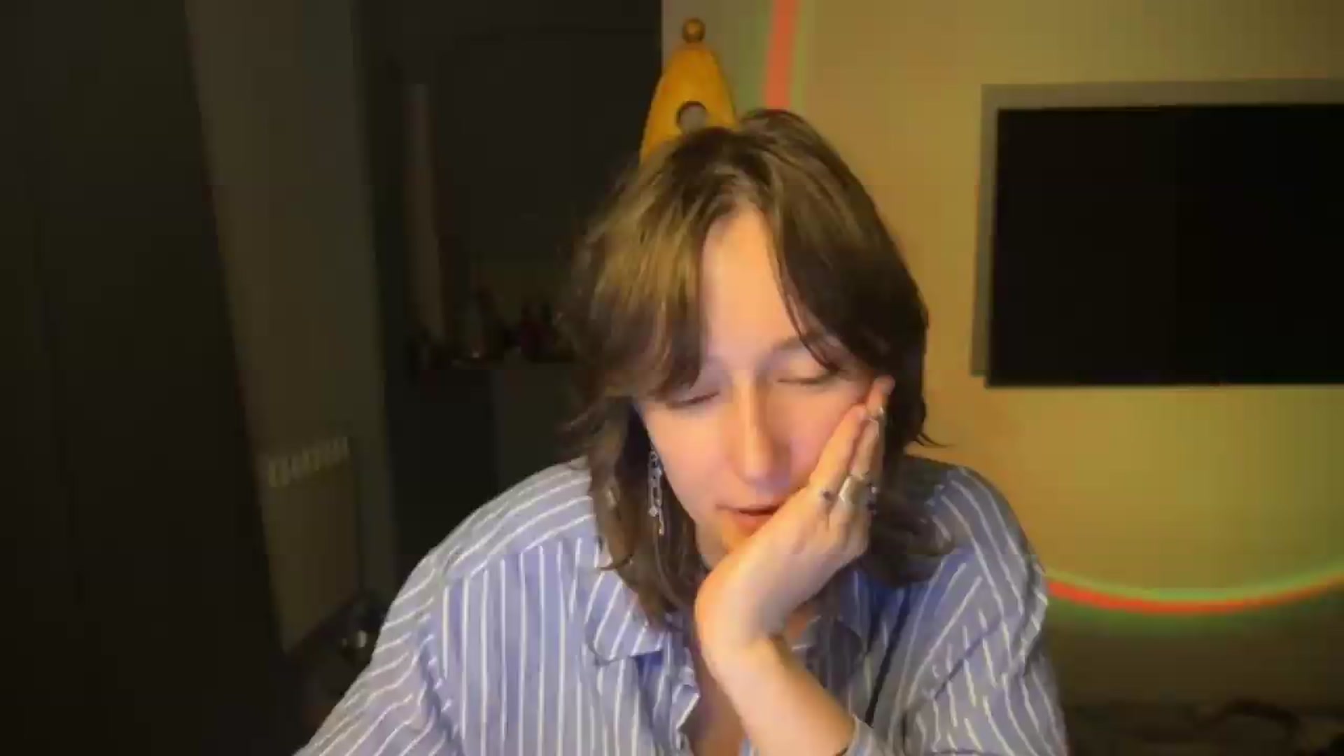 Gallery image thumbnail from LoooneyTunes's myfreecams stream on, 06/09/2026, 22:53 image 19 of 20