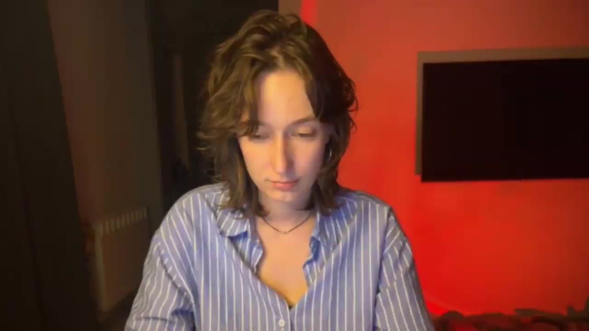 Gallery image thumbnail from LoooneyTunes's myfreecams stream on, 06/13/2026, 24:49 image 3 of 20