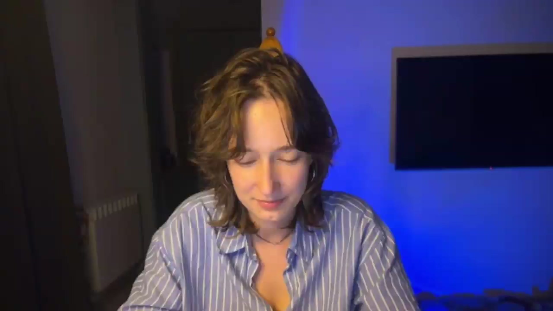 Gallery image thumbnail from LoooneyTunes's myfreecams stream on, 06/13/2026, 24:49 image 19 of 20