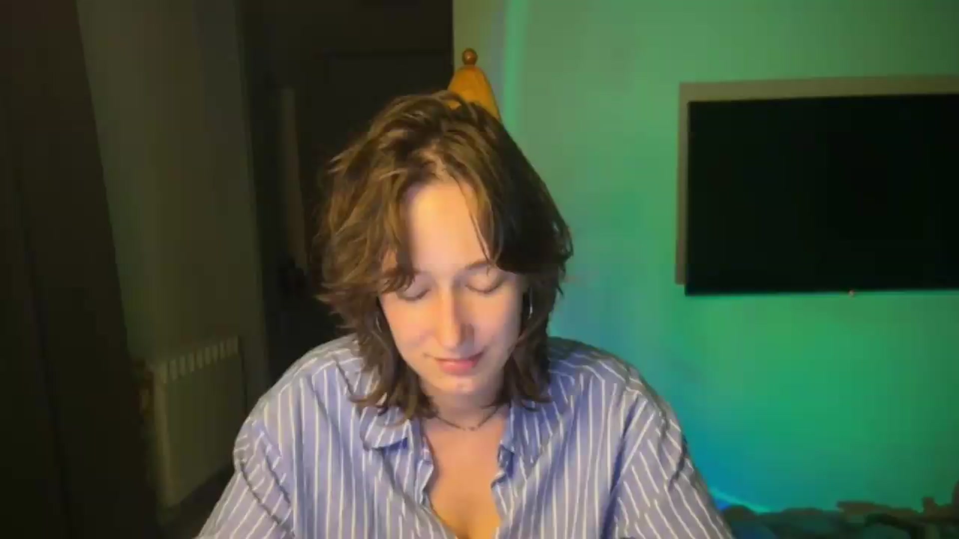 Gallery image thumbnail from LoooneyTunes's myfreecams stream on, 06/13/2026, 24:49 image 13 of 20