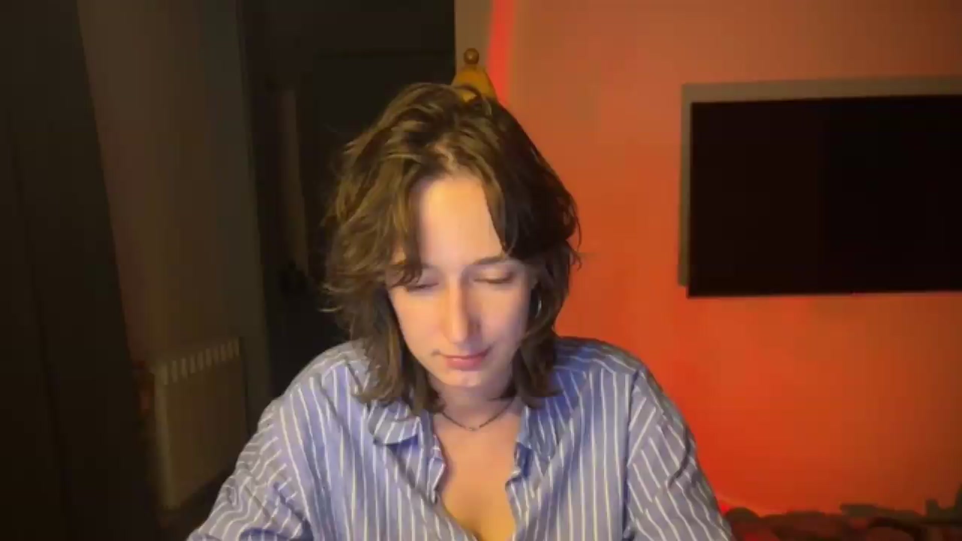 Gallery image thumbnail from LoooneyTunes's myfreecams stream on, 06/13/2026, 24:49 image 5 of 20