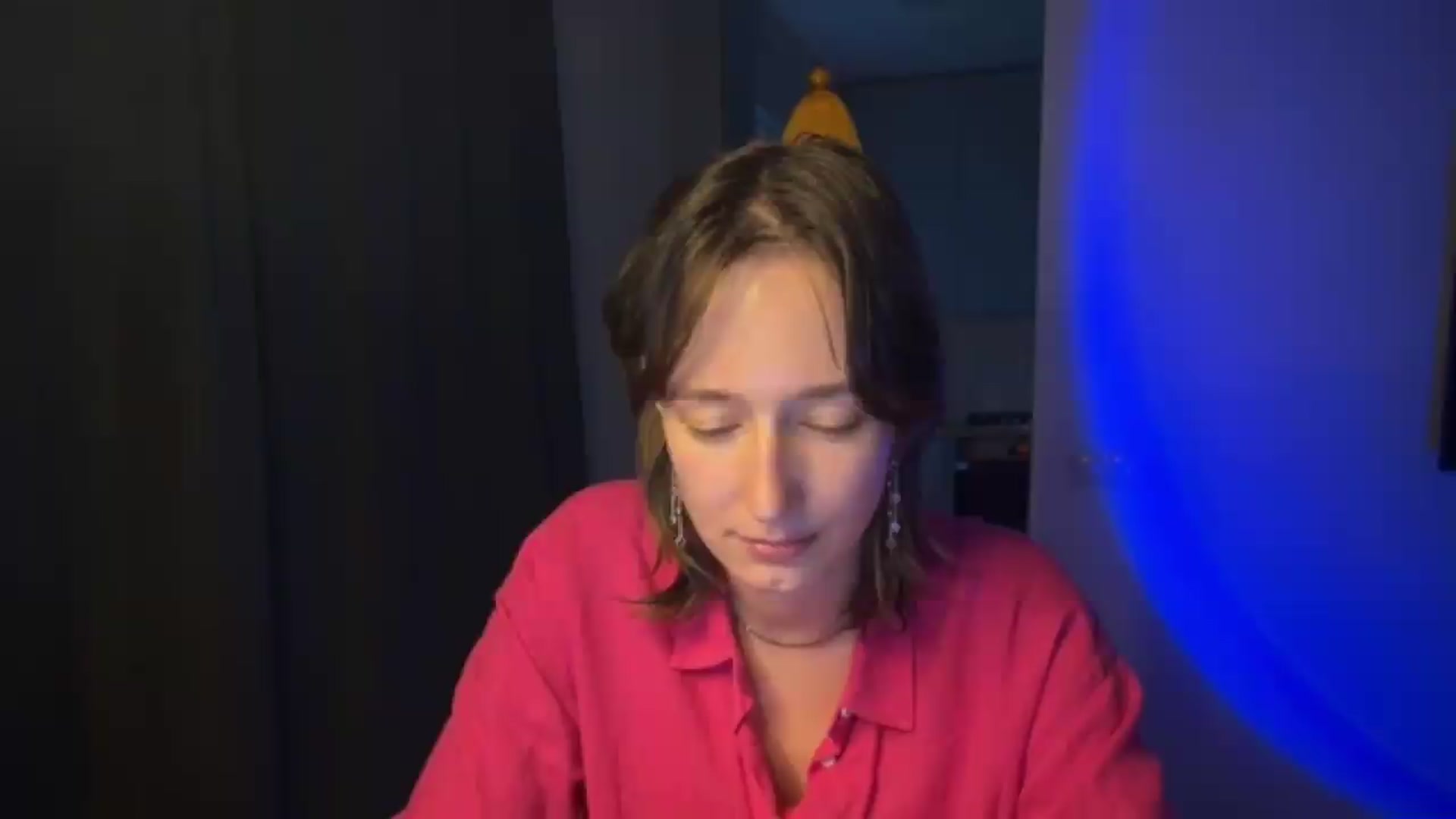 Gallery image thumbnail from LoooneyTunes's myfreecams stream on, 06/15/2026, 18:15 image 19 of 20