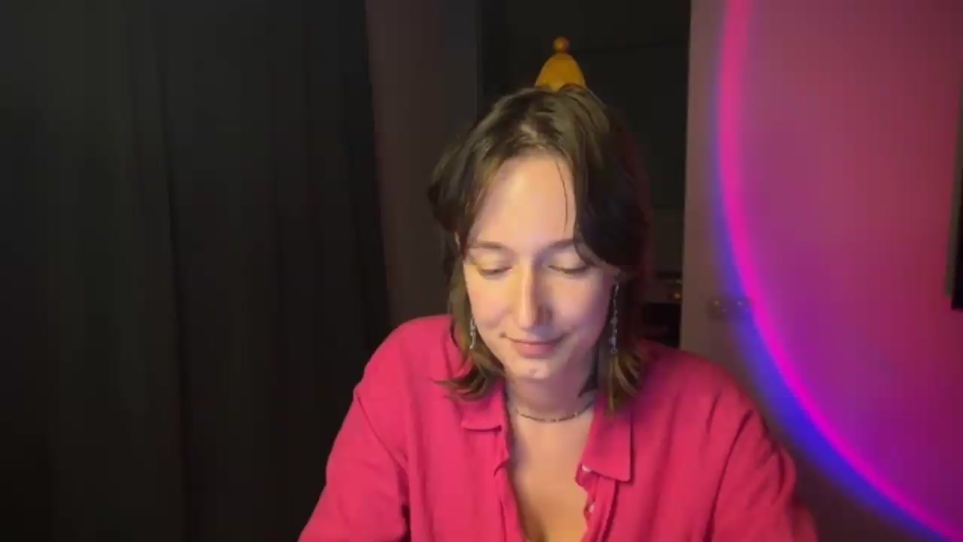 Gallery image thumbnail from LoooneyTunes's myfreecams stream on, 06/15/2026, 20:07 image 19 of 20